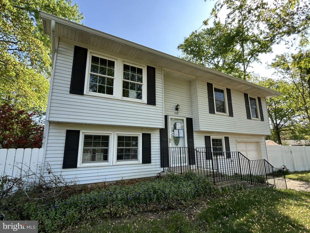 STRAWBERRY HILL EST SUB - Residential