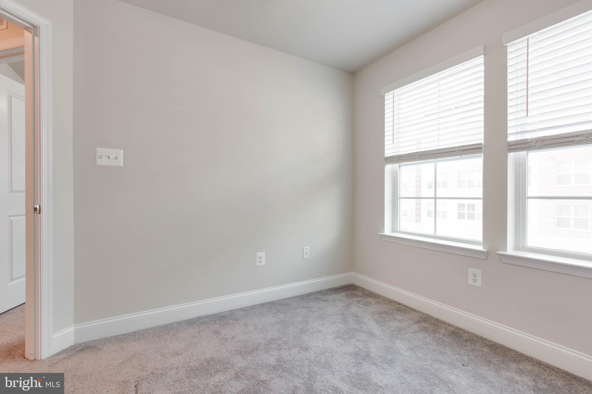 OXFORD SQUARE - Residential Lease