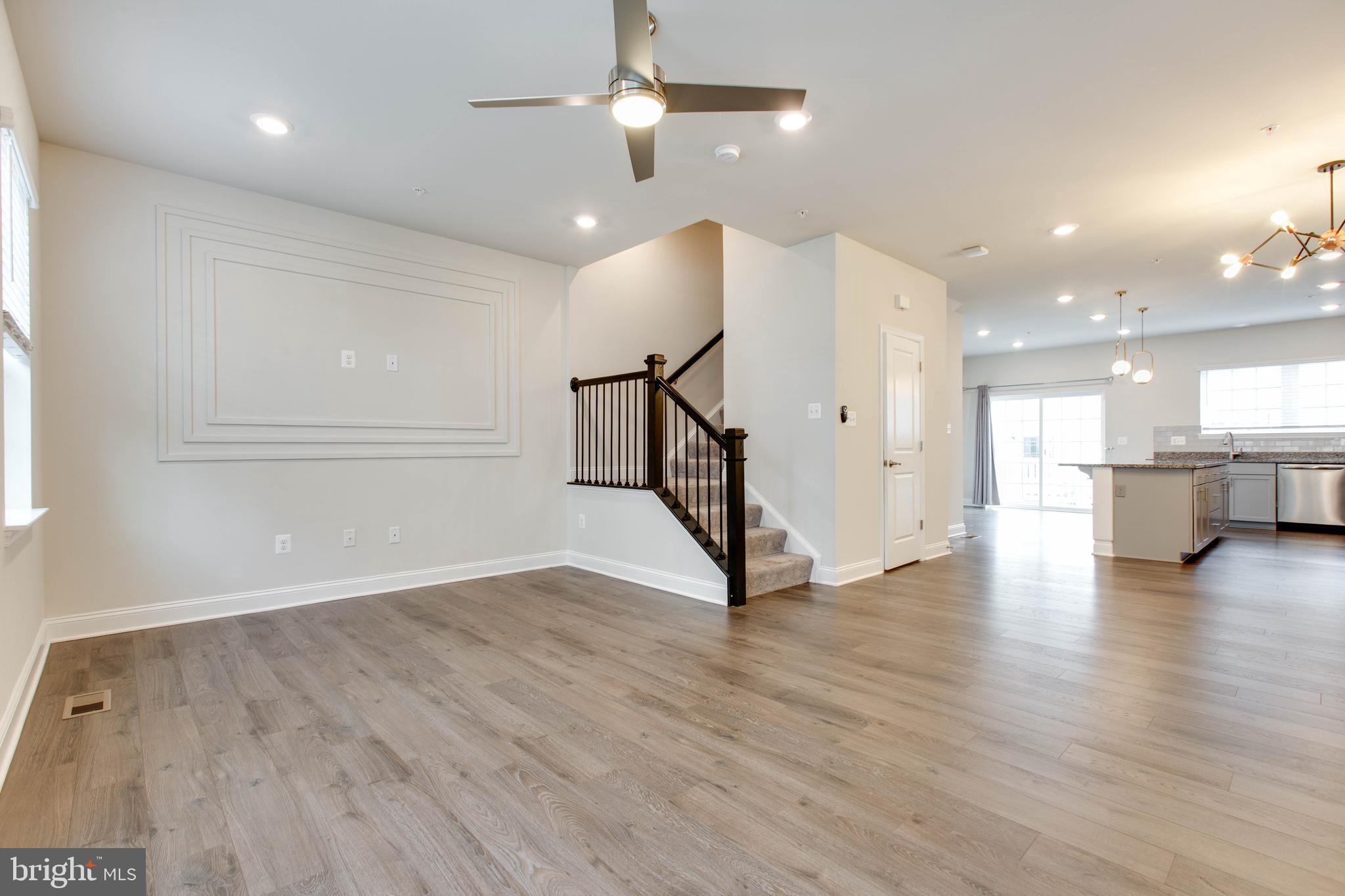 OXFORD SQUARE - Residential Lease