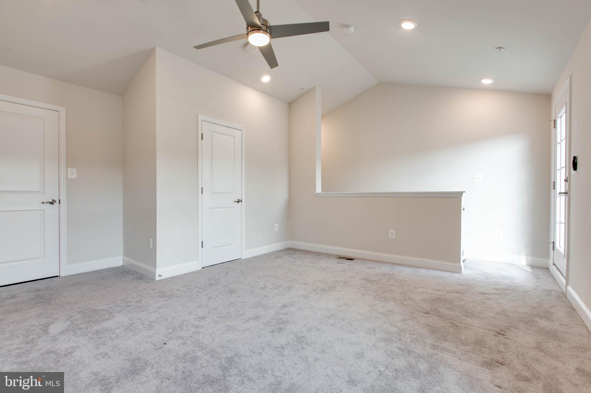 OXFORD SQUARE - Residential Lease