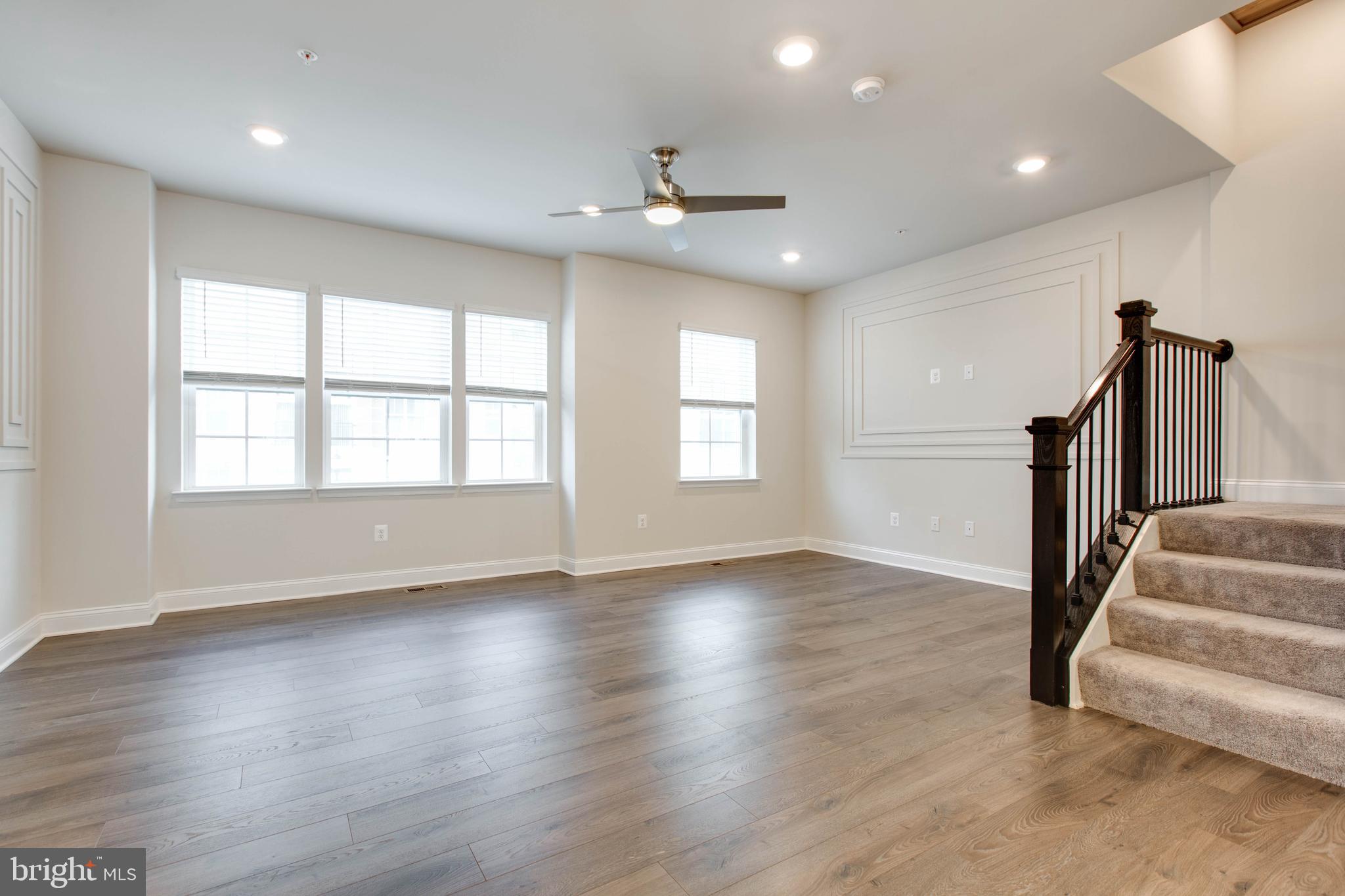 OXFORD SQUARE - Residential Lease