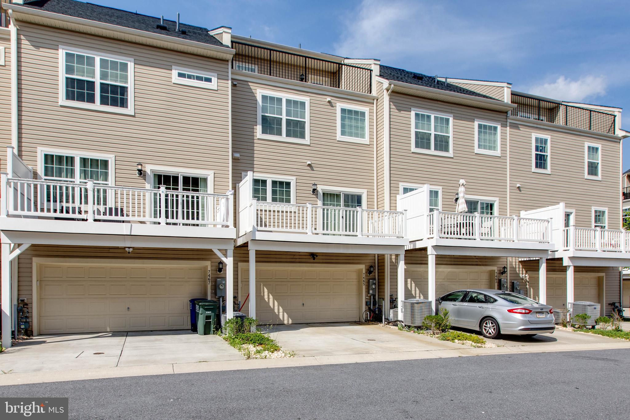 OXFORD SQUARE - Residential Lease