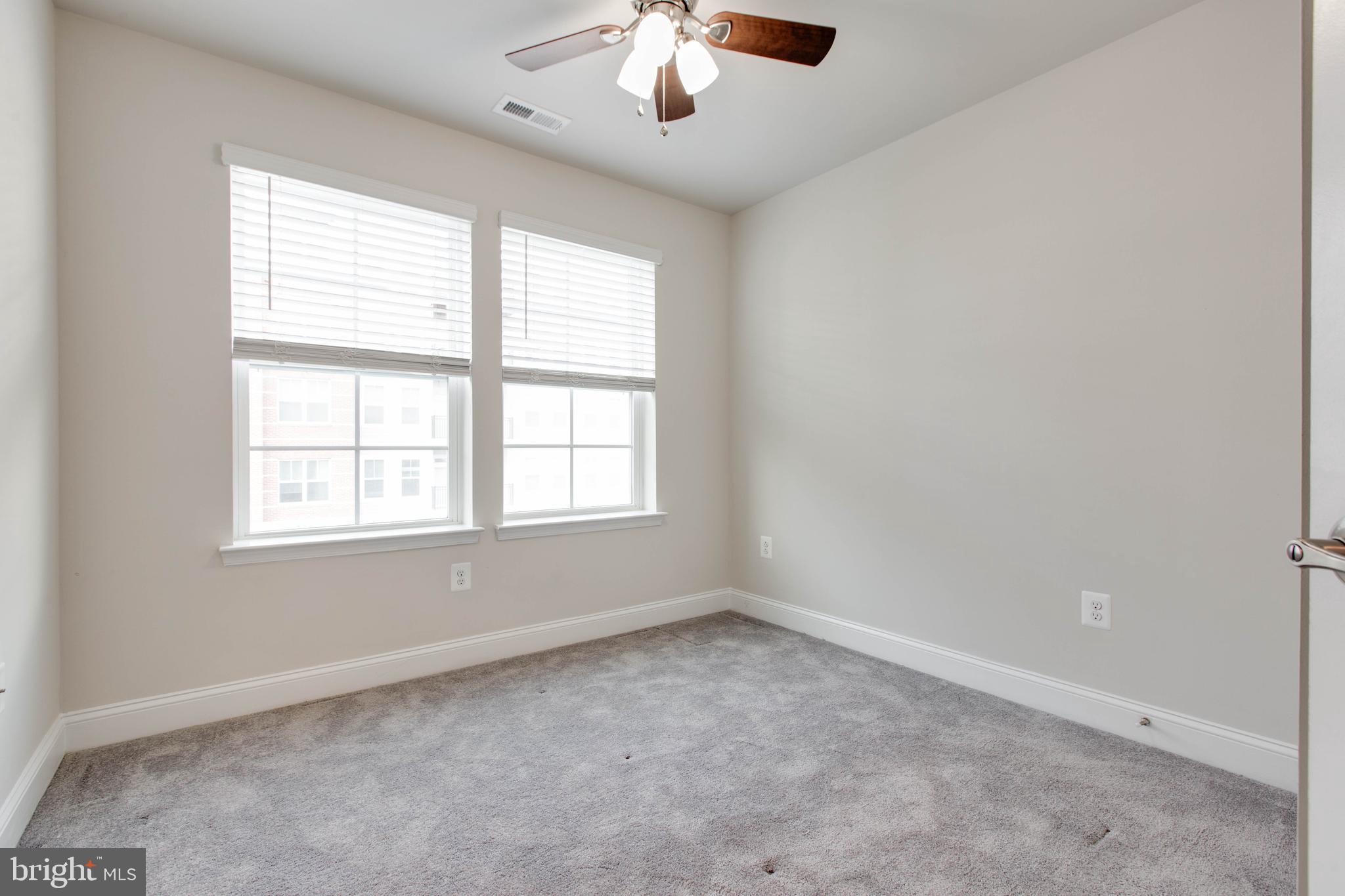 OXFORD SQUARE - Residential Lease