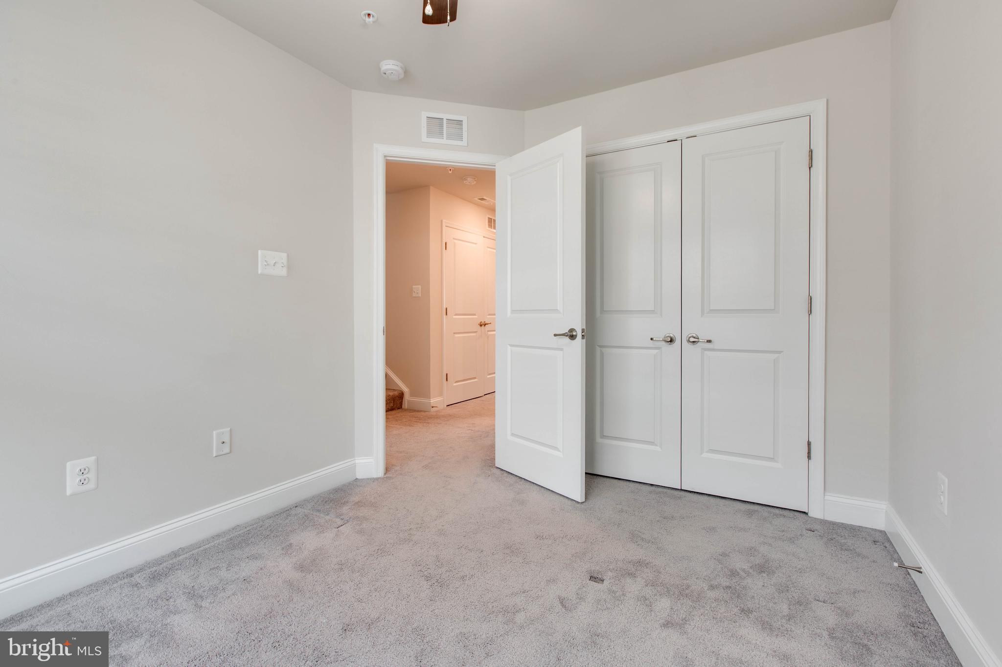 OXFORD SQUARE - Residential Lease