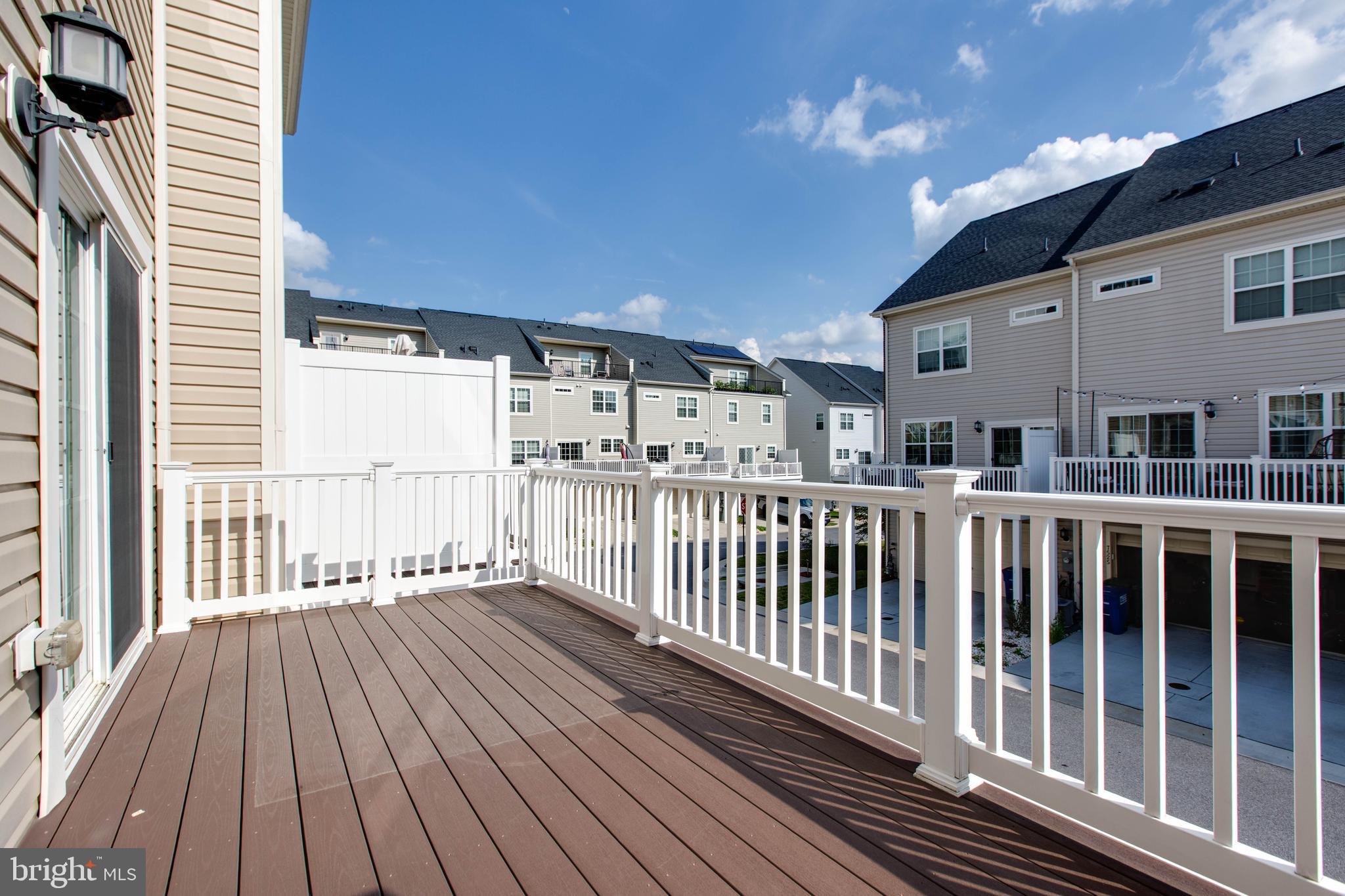 OXFORD SQUARE - Residential Lease