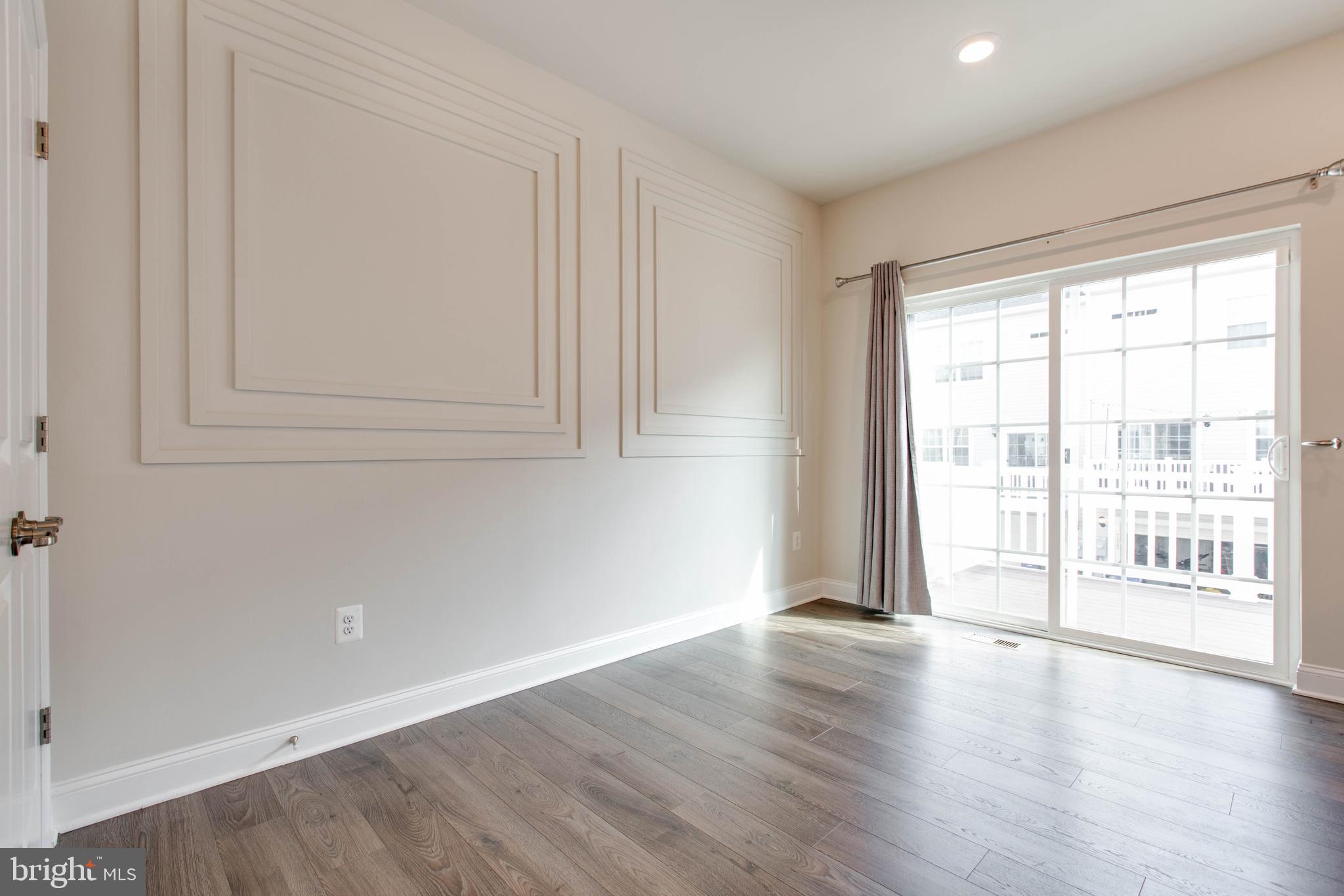 OXFORD SQUARE - Residential Lease