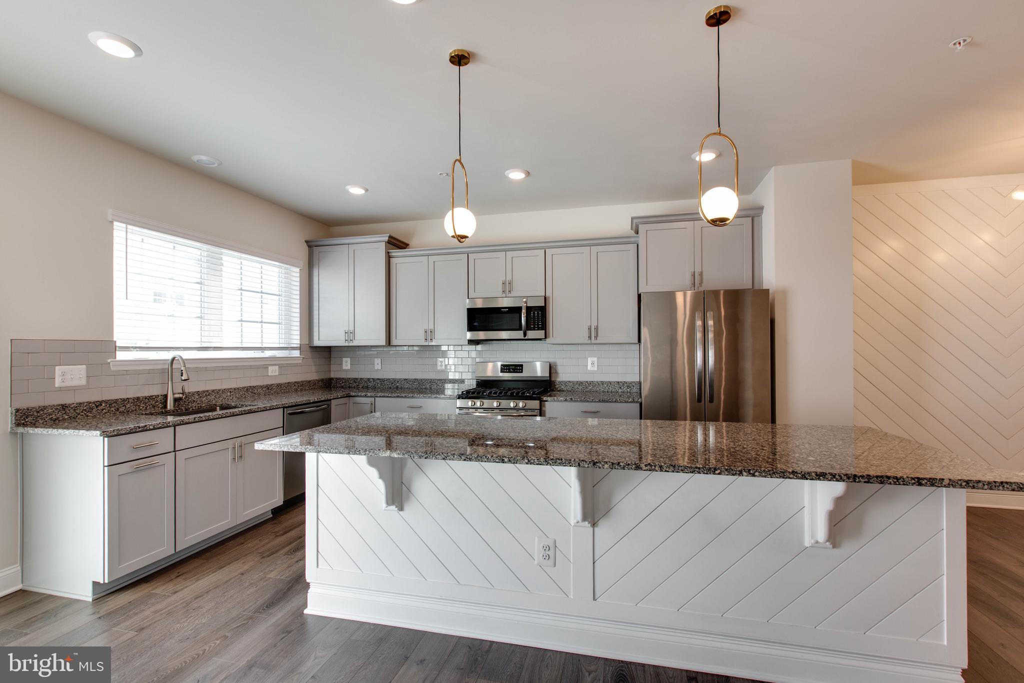 OXFORD SQUARE - Residential Lease