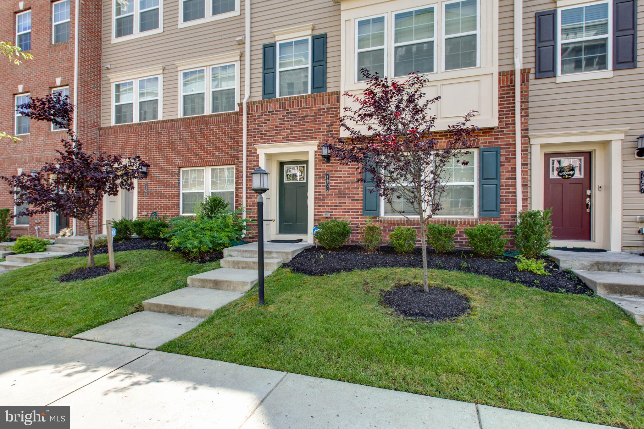 OXFORD SQUARE - Residential Lease