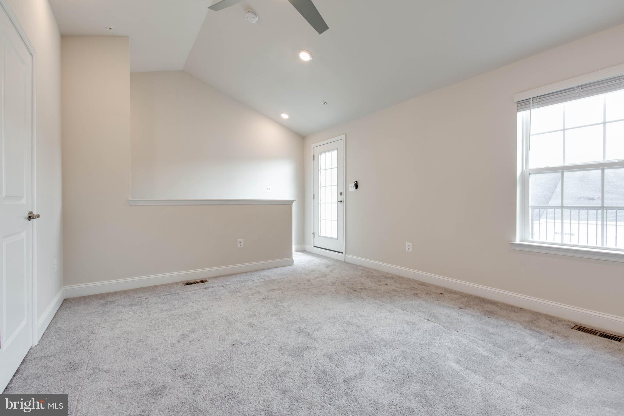 OXFORD SQUARE - Residential Lease