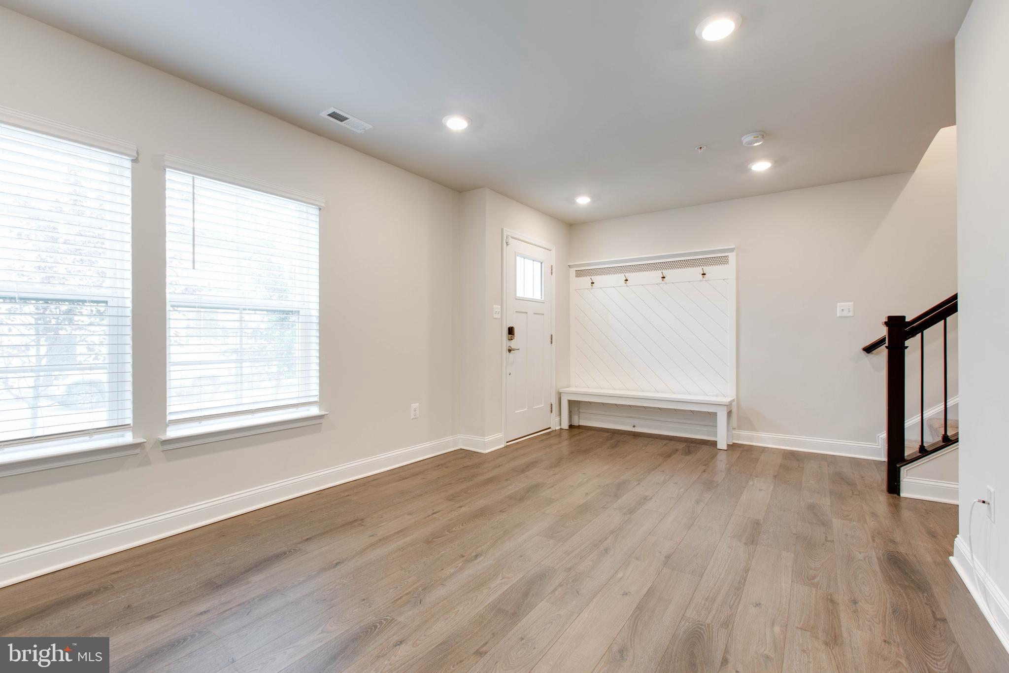 OXFORD SQUARE - Residential Lease