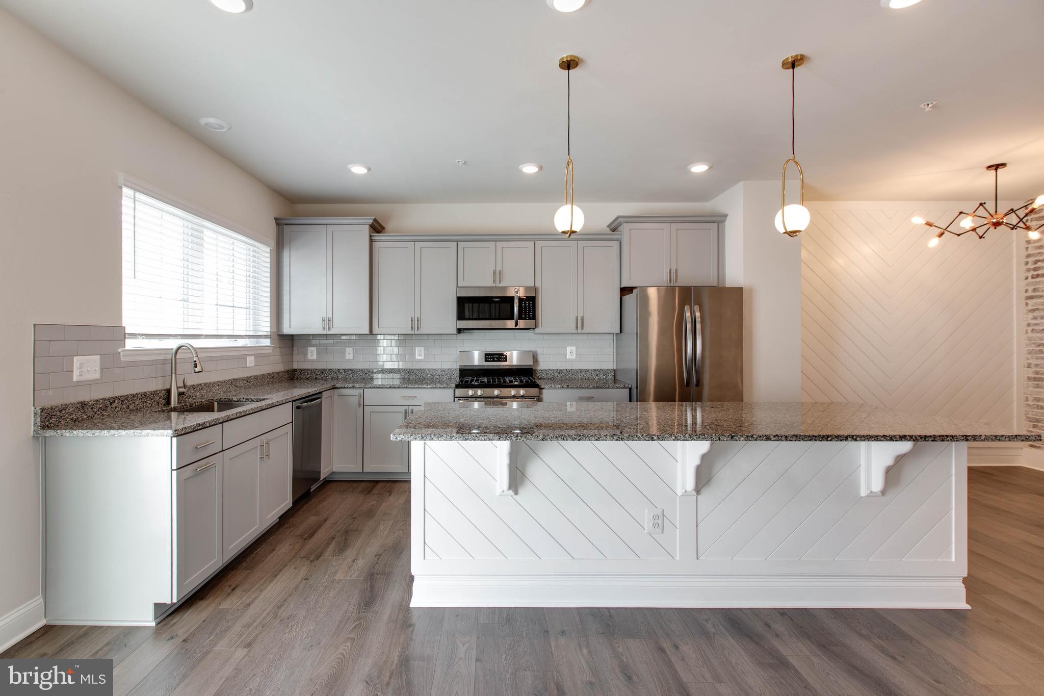 OXFORD SQUARE - Residential Lease