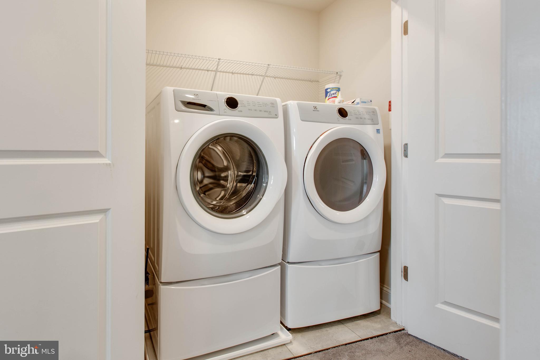 OXFORD SQUARE - Residential Lease