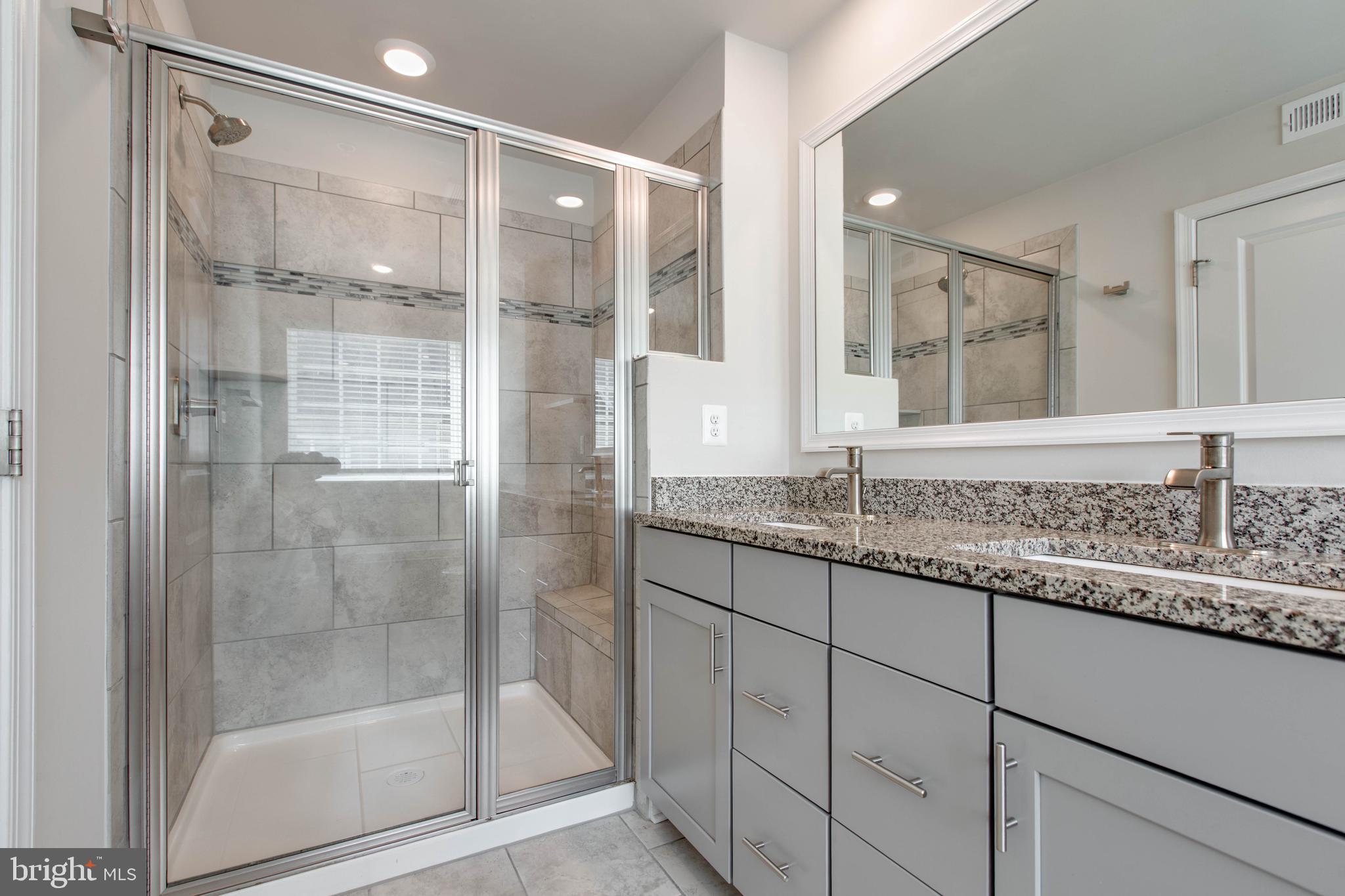 OXFORD SQUARE - Residential Lease