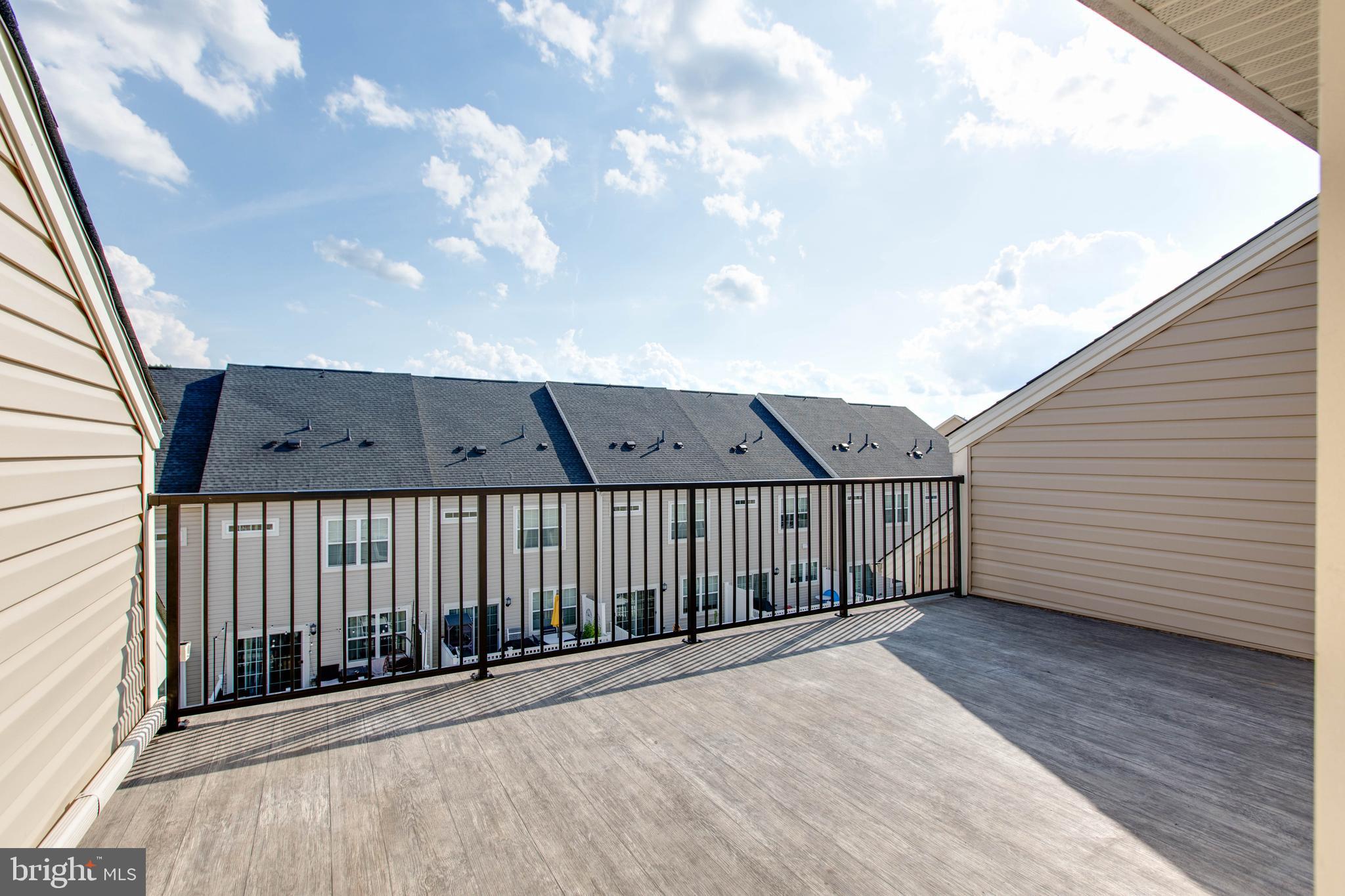 OXFORD SQUARE - Residential Lease