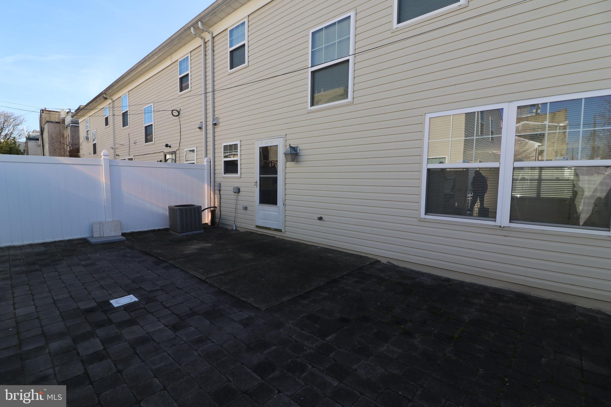 DICKINSON NARROWS - Residential