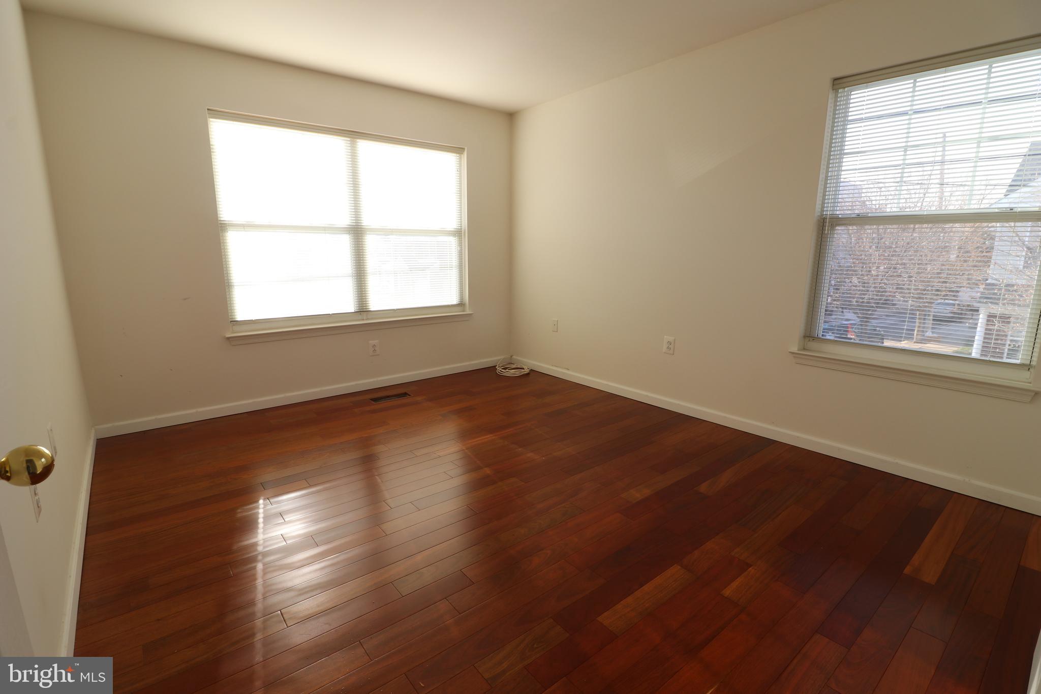 DICKINSON NARROWS - Residential