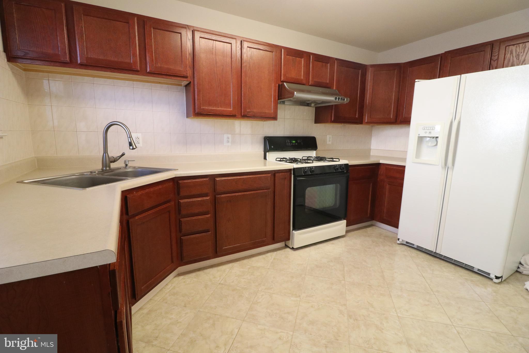 DICKINSON NARROWS - Residential