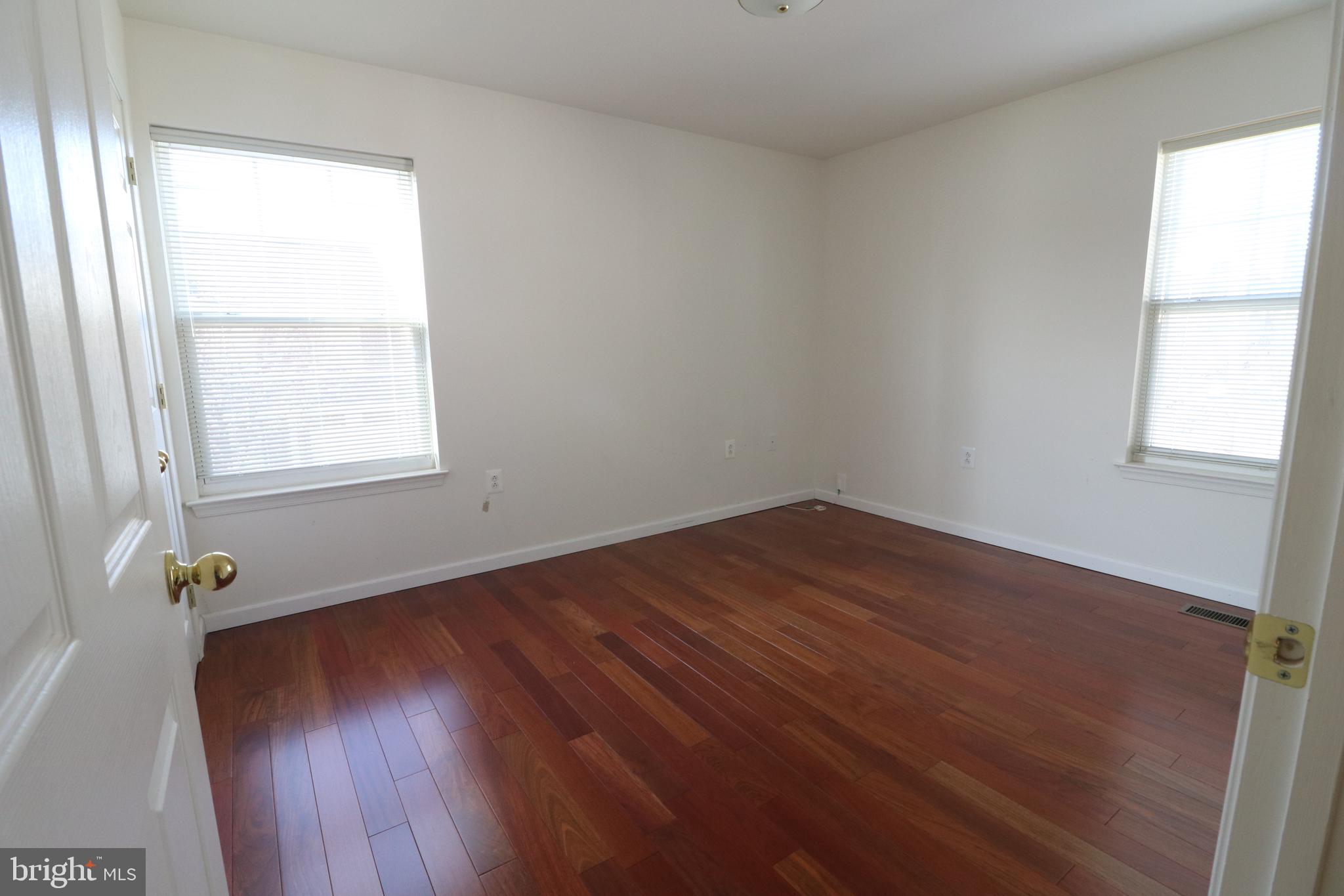 DICKINSON NARROWS - Residential