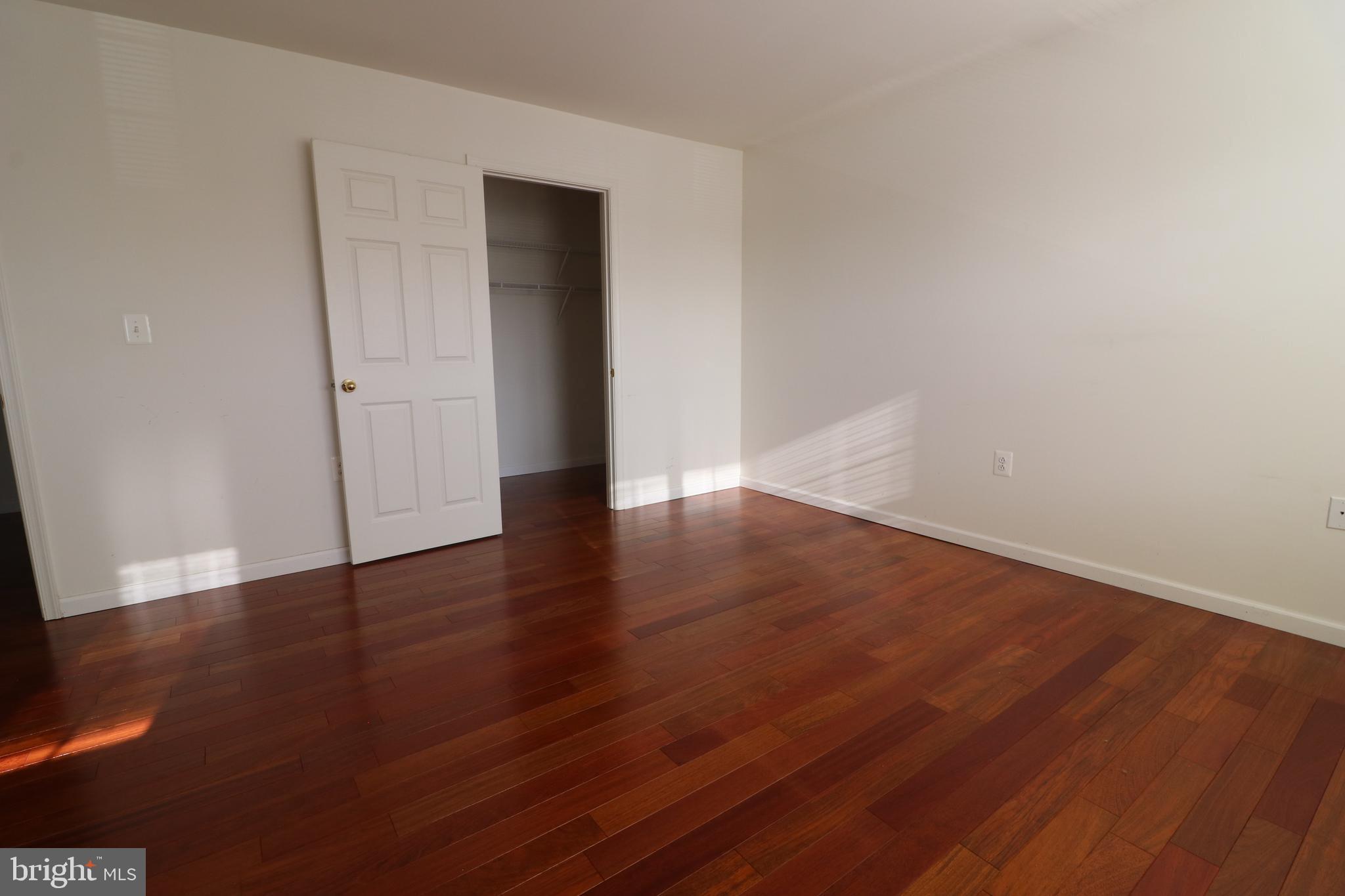 DICKINSON NARROWS - Residential