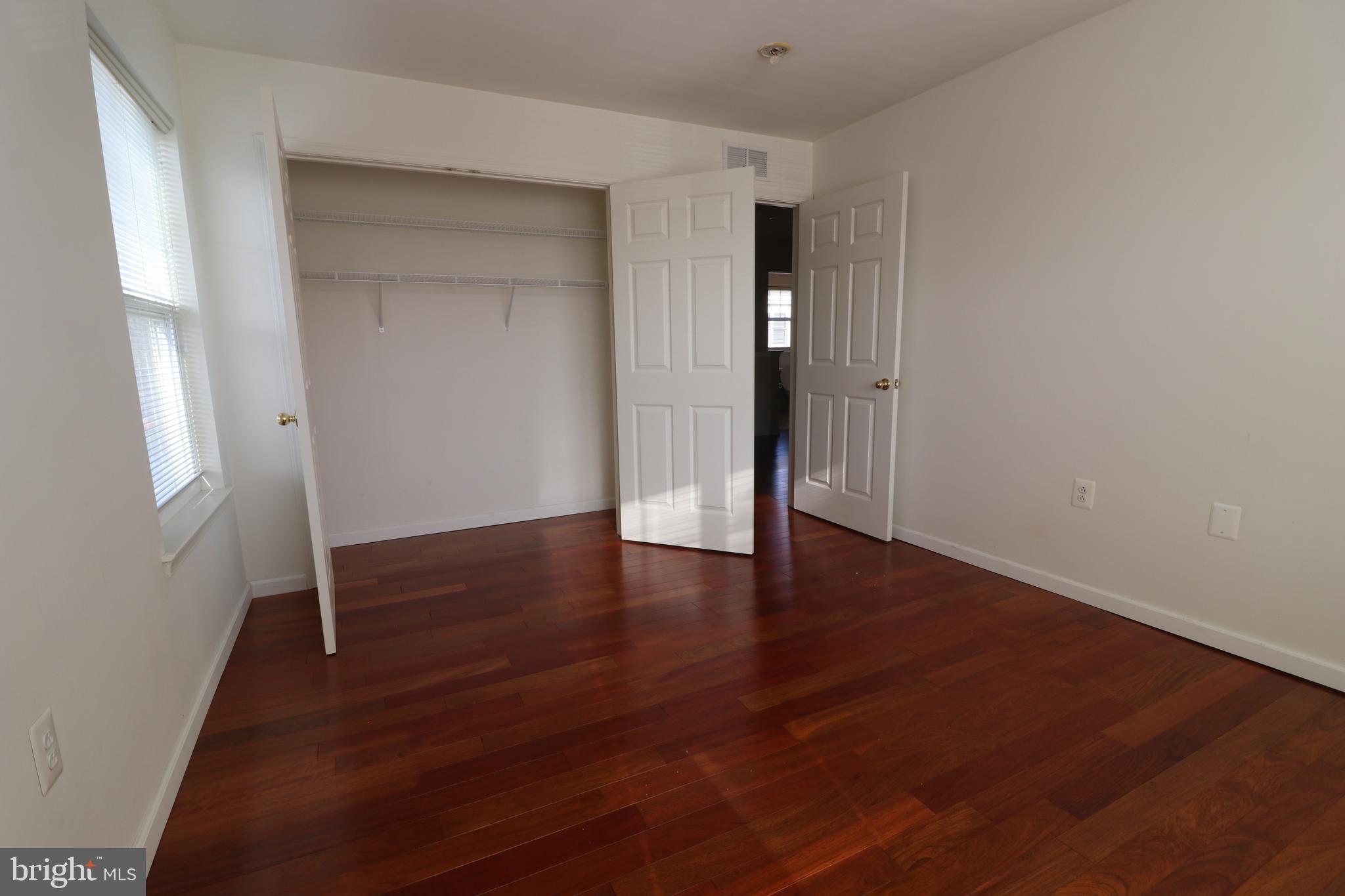 DICKINSON NARROWS - Residential