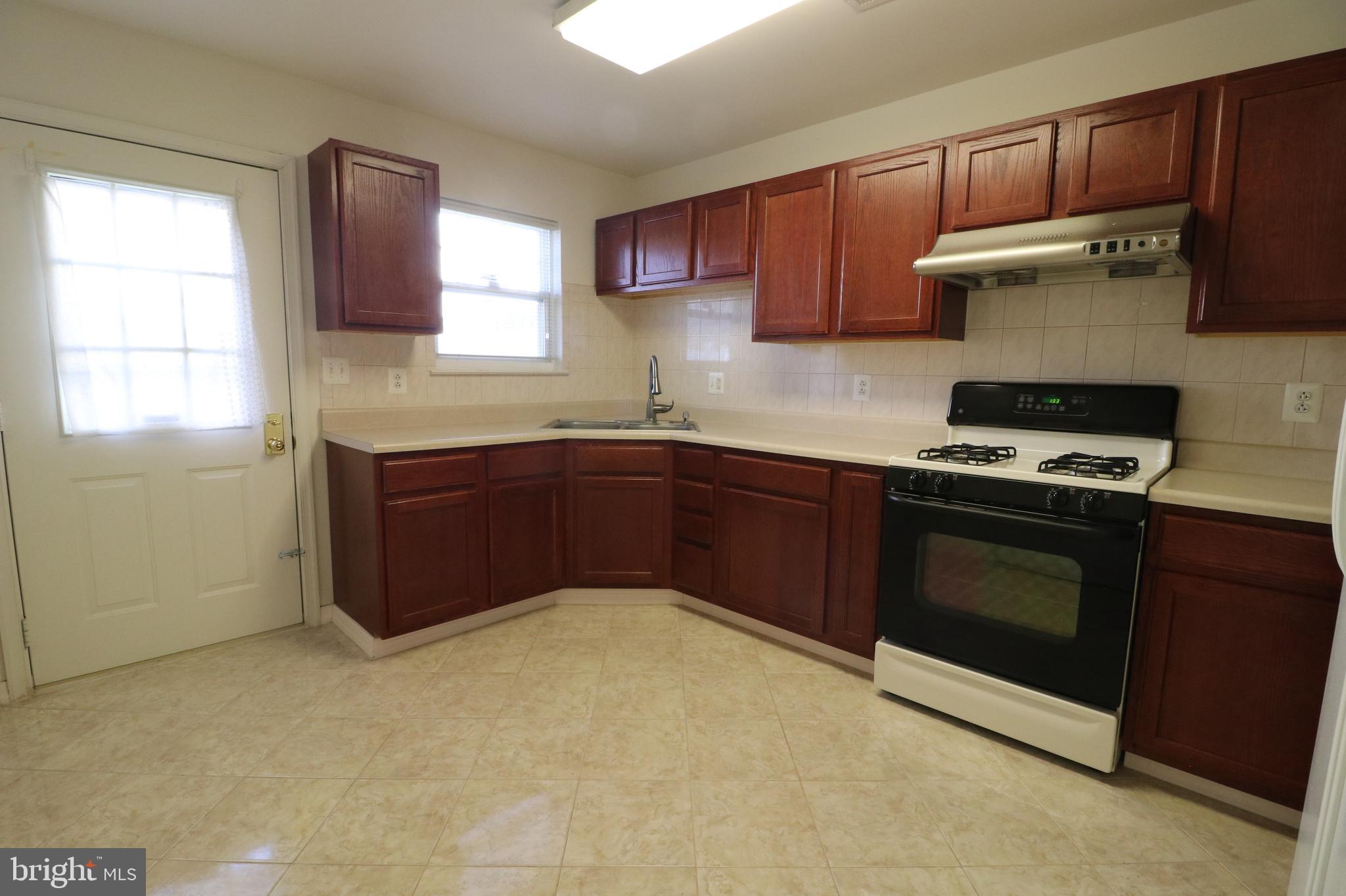 DICKINSON NARROWS - Residential