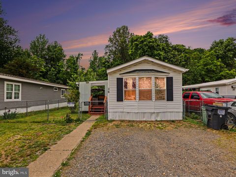 28 COURAGE LN STAFFORD VA 22554