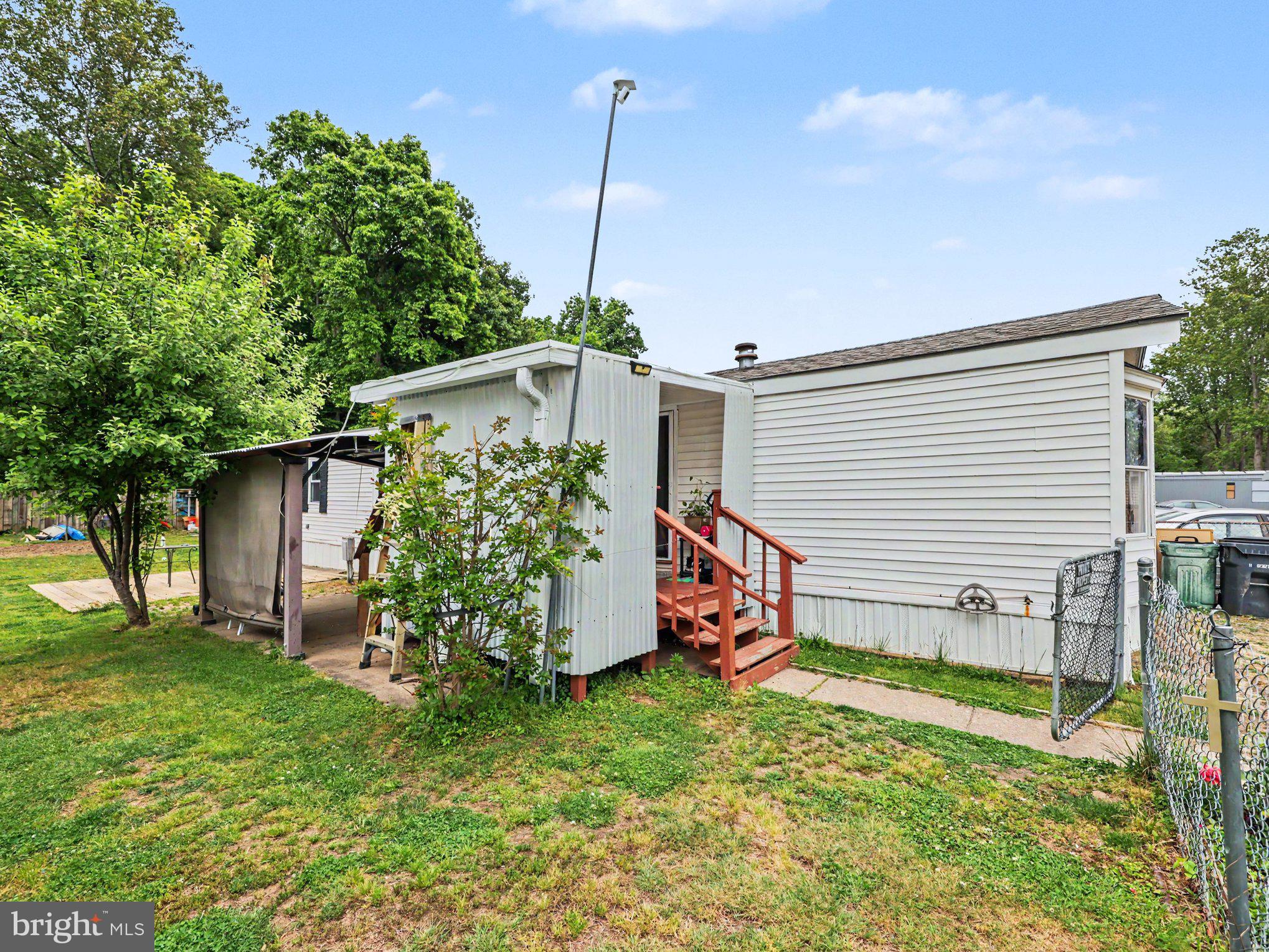 28 COURAGE LN
