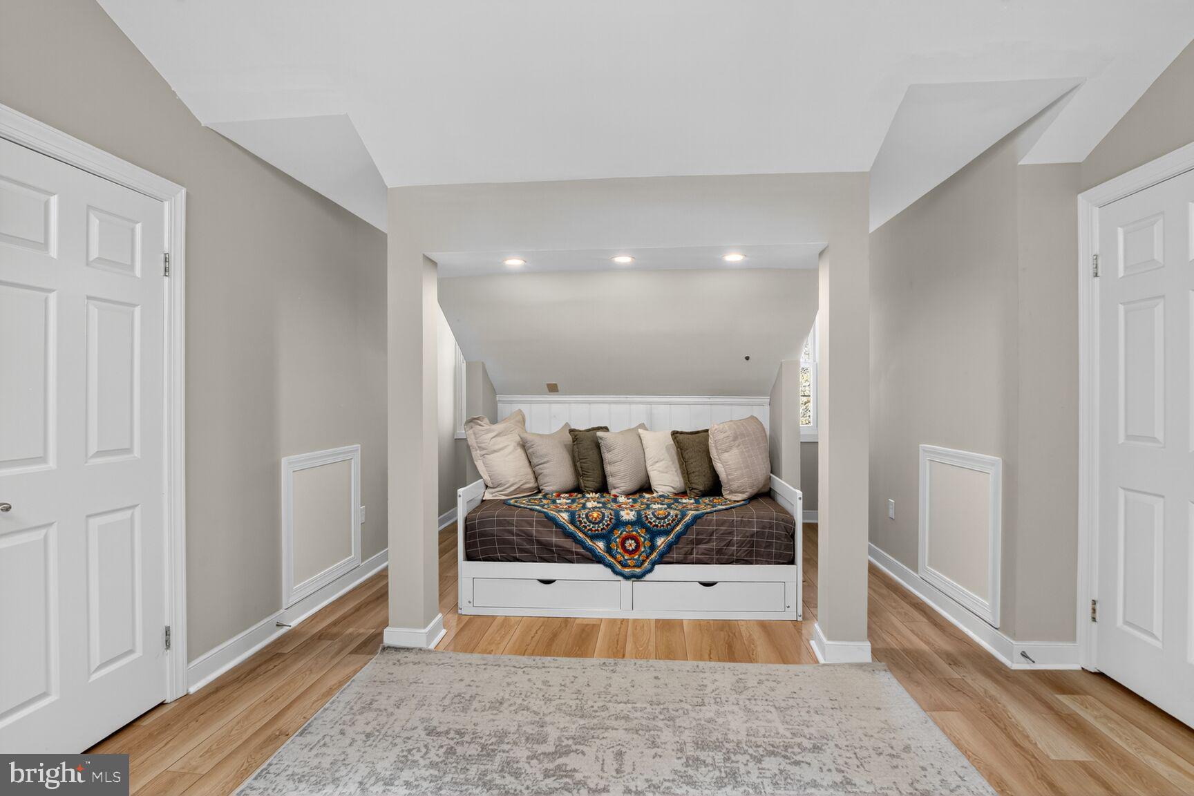 QUINCE ORCHARD KNOLLS - Residential Lease