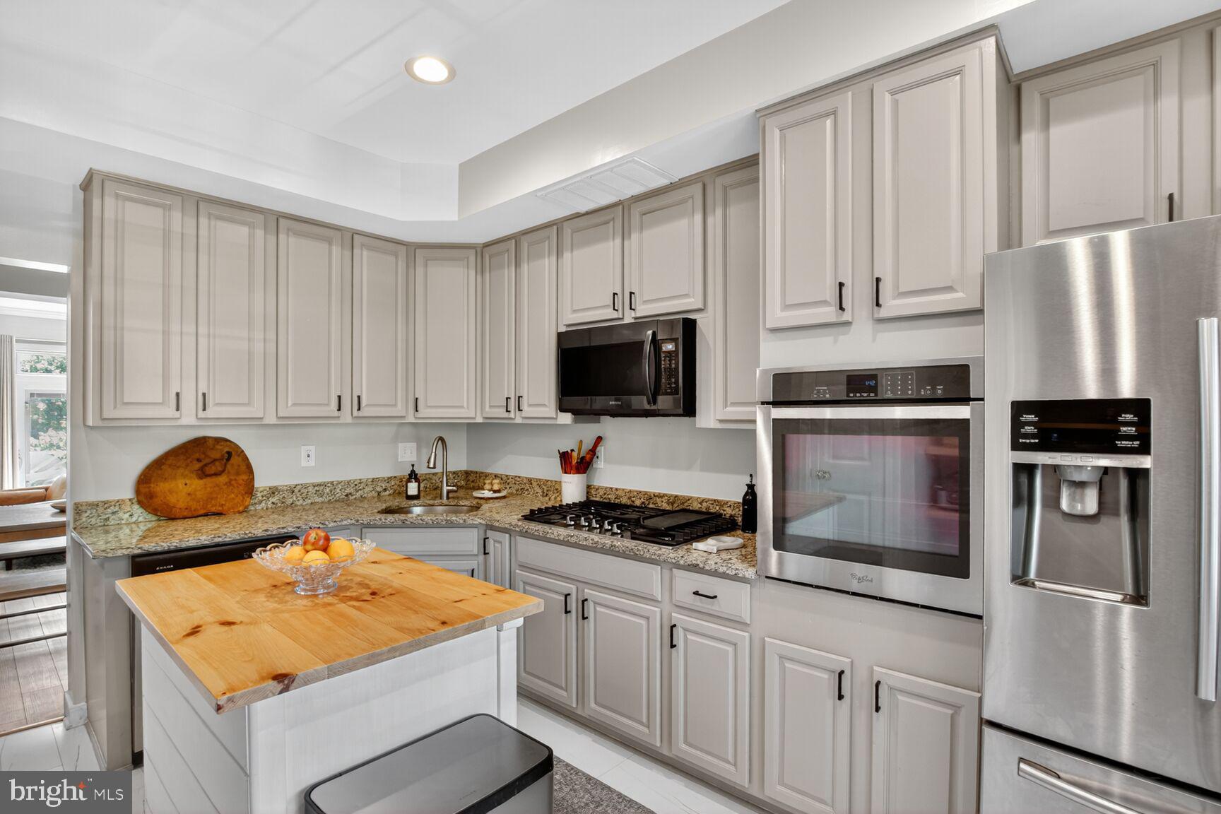 QUINCE ORCHARD KNOLLS - Residential Lease