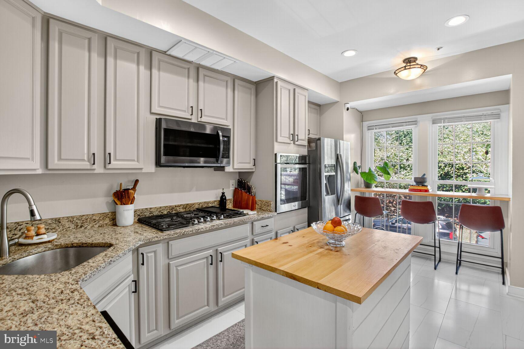 QUINCE ORCHARD KNOLLS - Residential Lease