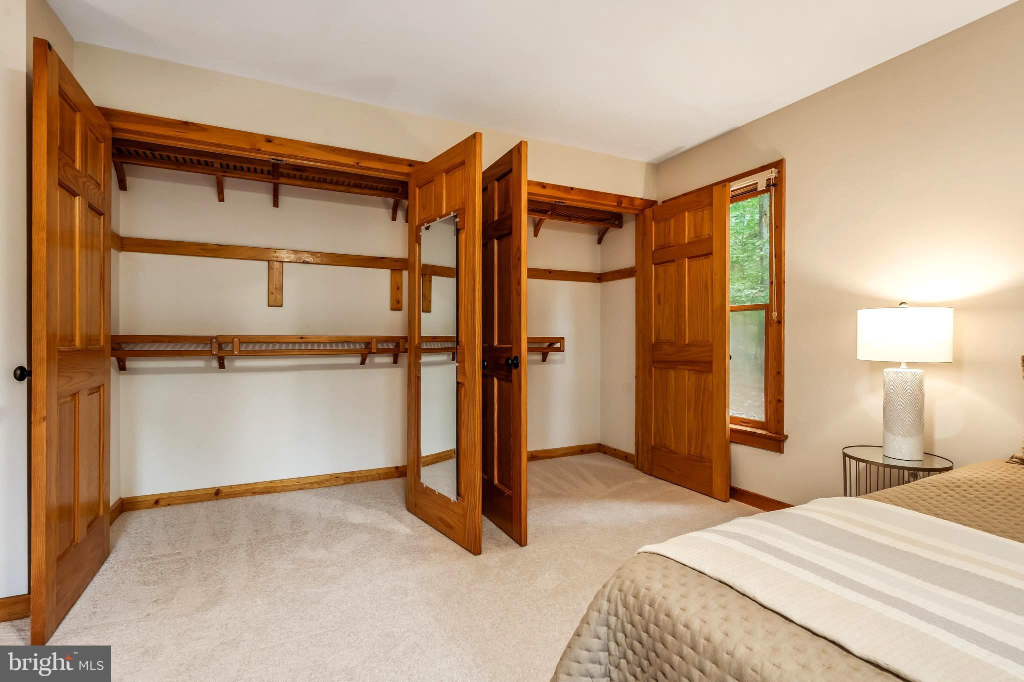 BULL RUN MOUNTAIN ESTATE - Residential