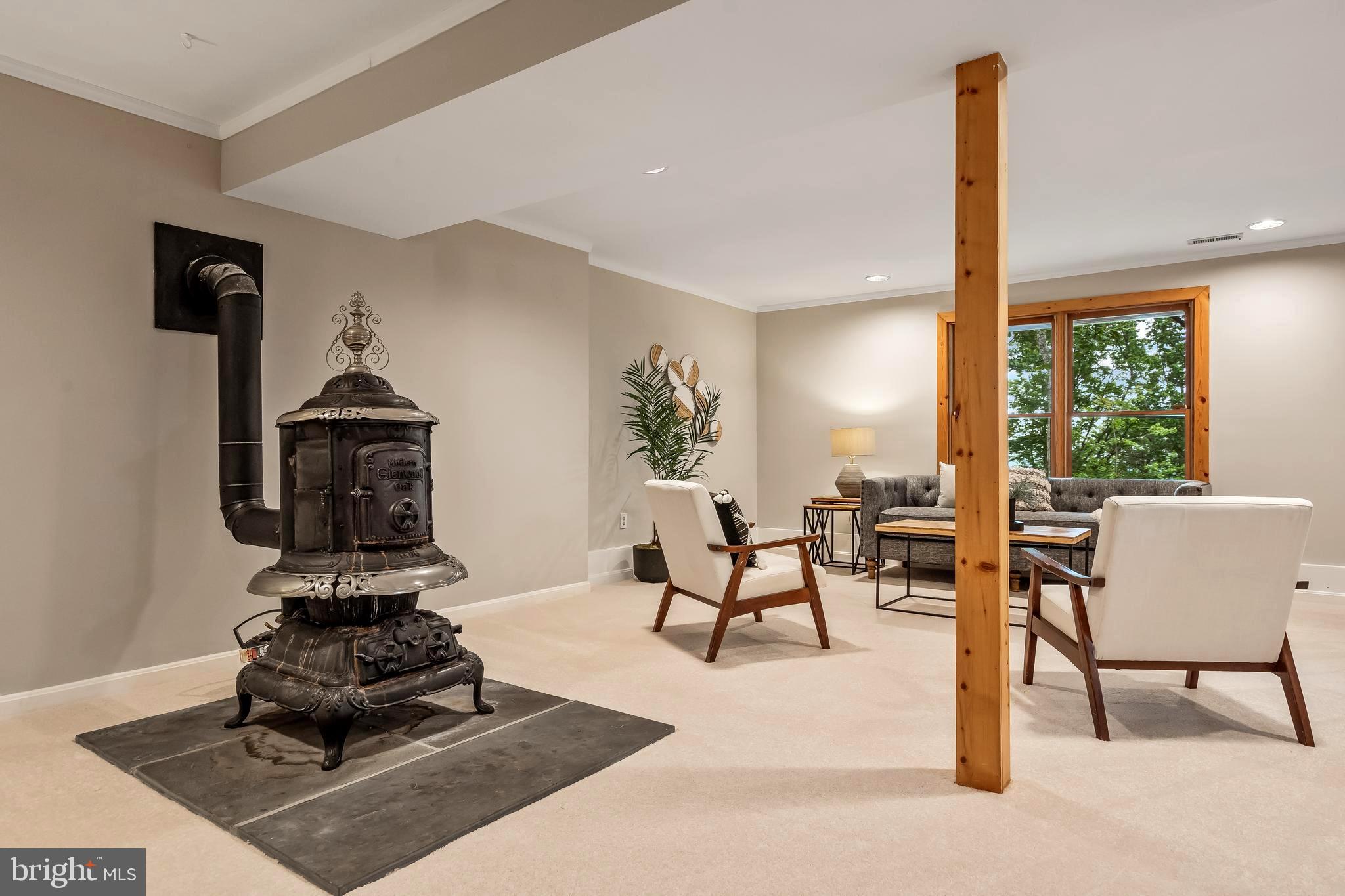 BULL RUN MOUNTAIN ESTATE - Residential