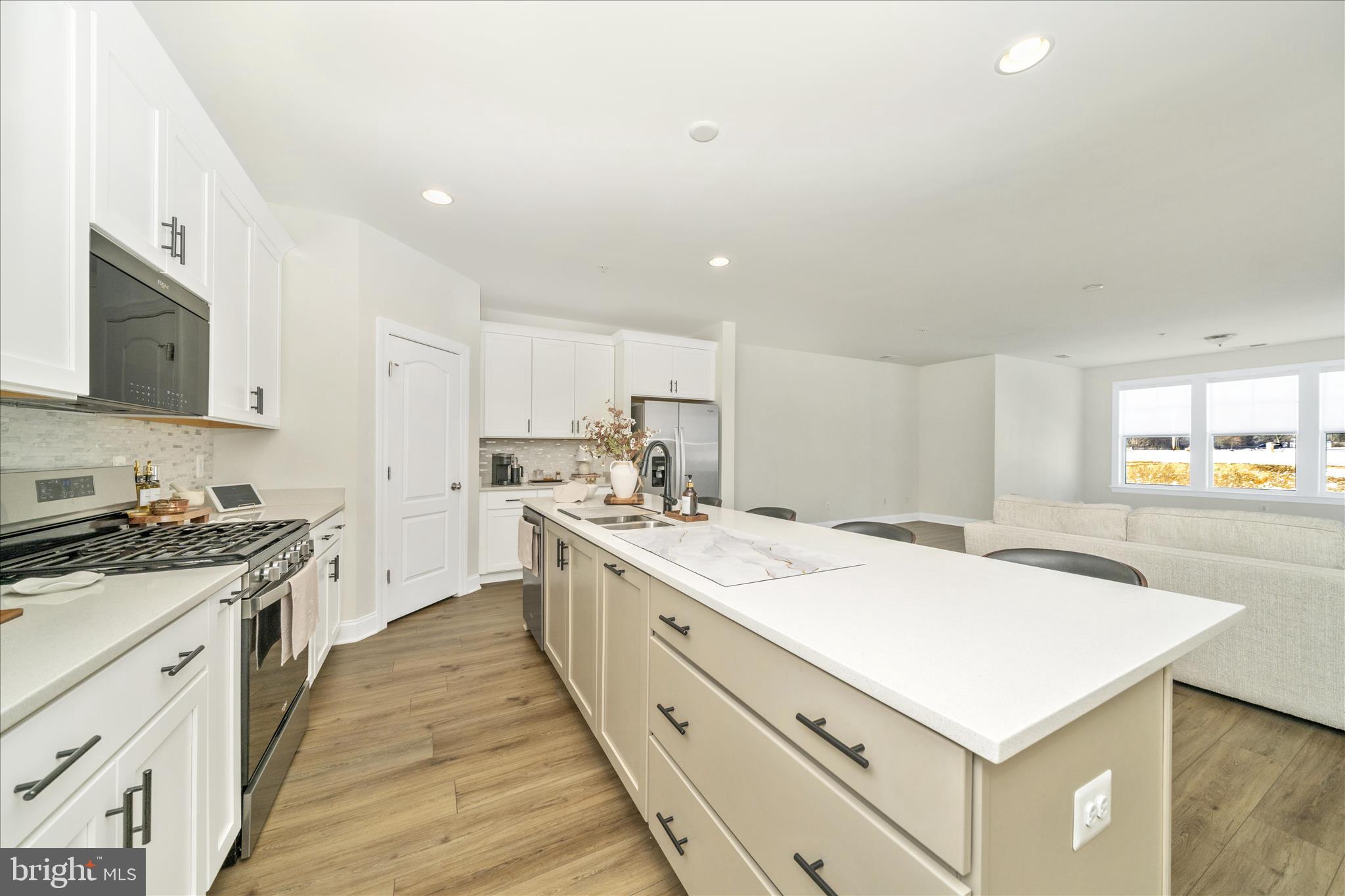 ROSEHILL MANOR - Residential