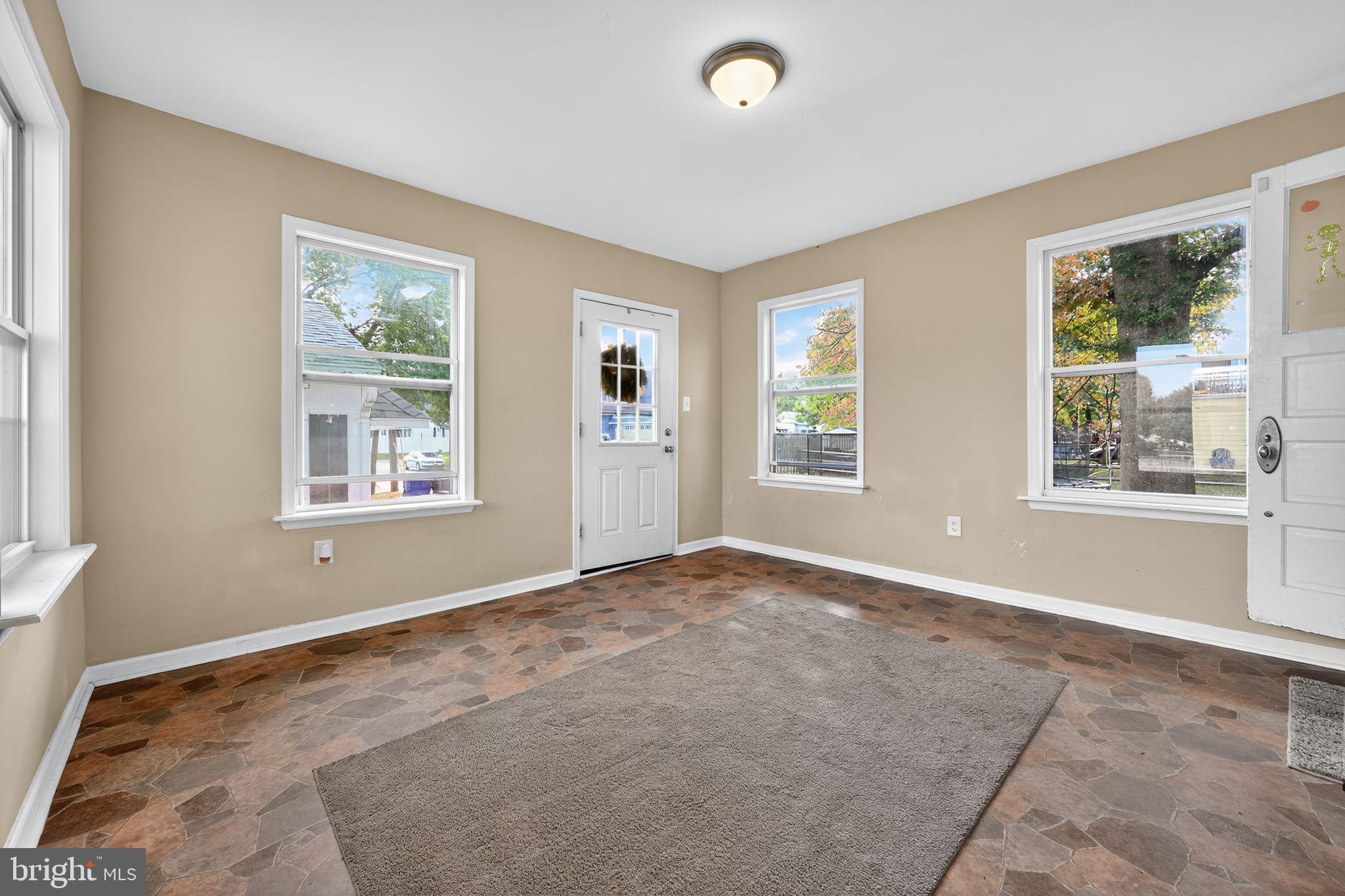 NORTH HILLS - Residential