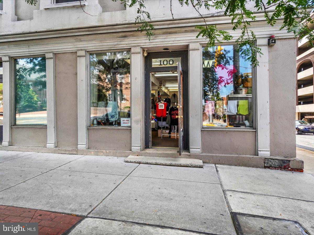100-102 S GEORGE STREET