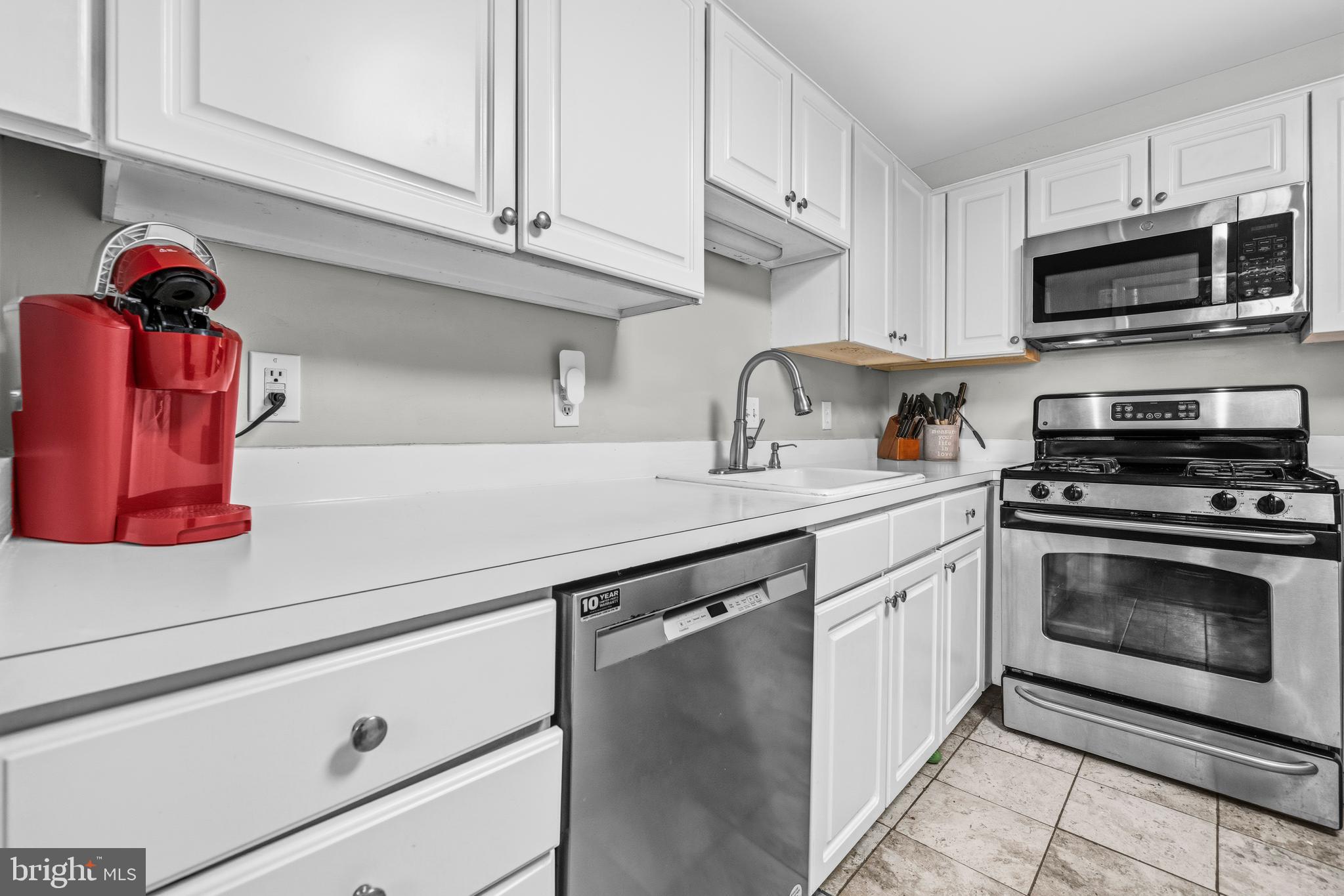 CHATHAM GREEN CONDOMINIUM - Residential