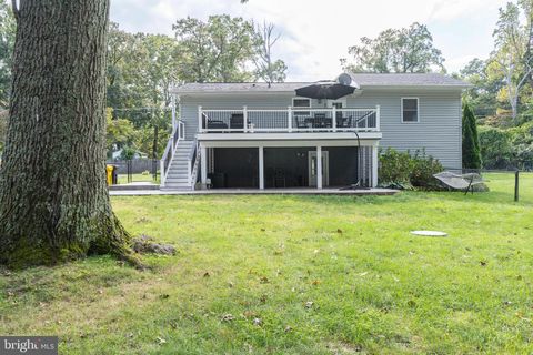 8023 BELHAVEN AVENUE PASADENA MD 21122