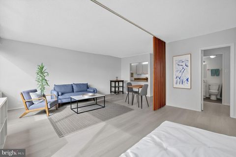 Photo of 5500 Friendship Boulevard #1712N, CHEVY CHASE, MD 20815 (MLS # MDMC2209290)