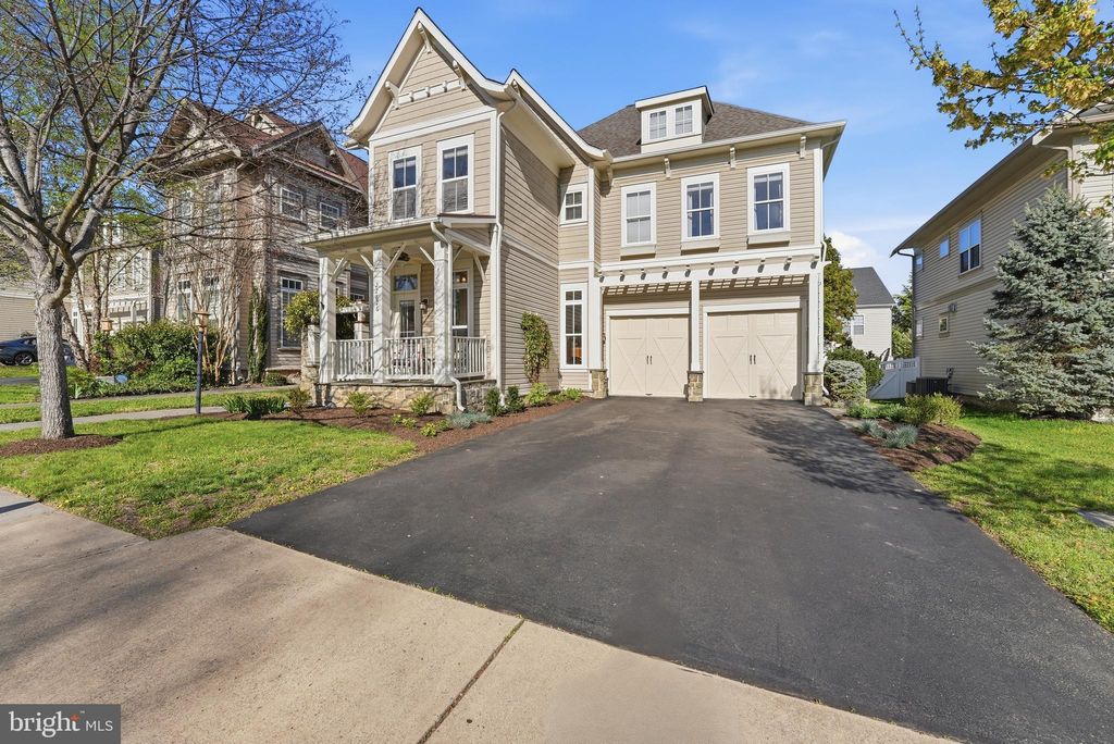 Photo of 22826 Courtland Park Drive, BRAMBLETON, VA 20148 (MLS # VALO2120226)