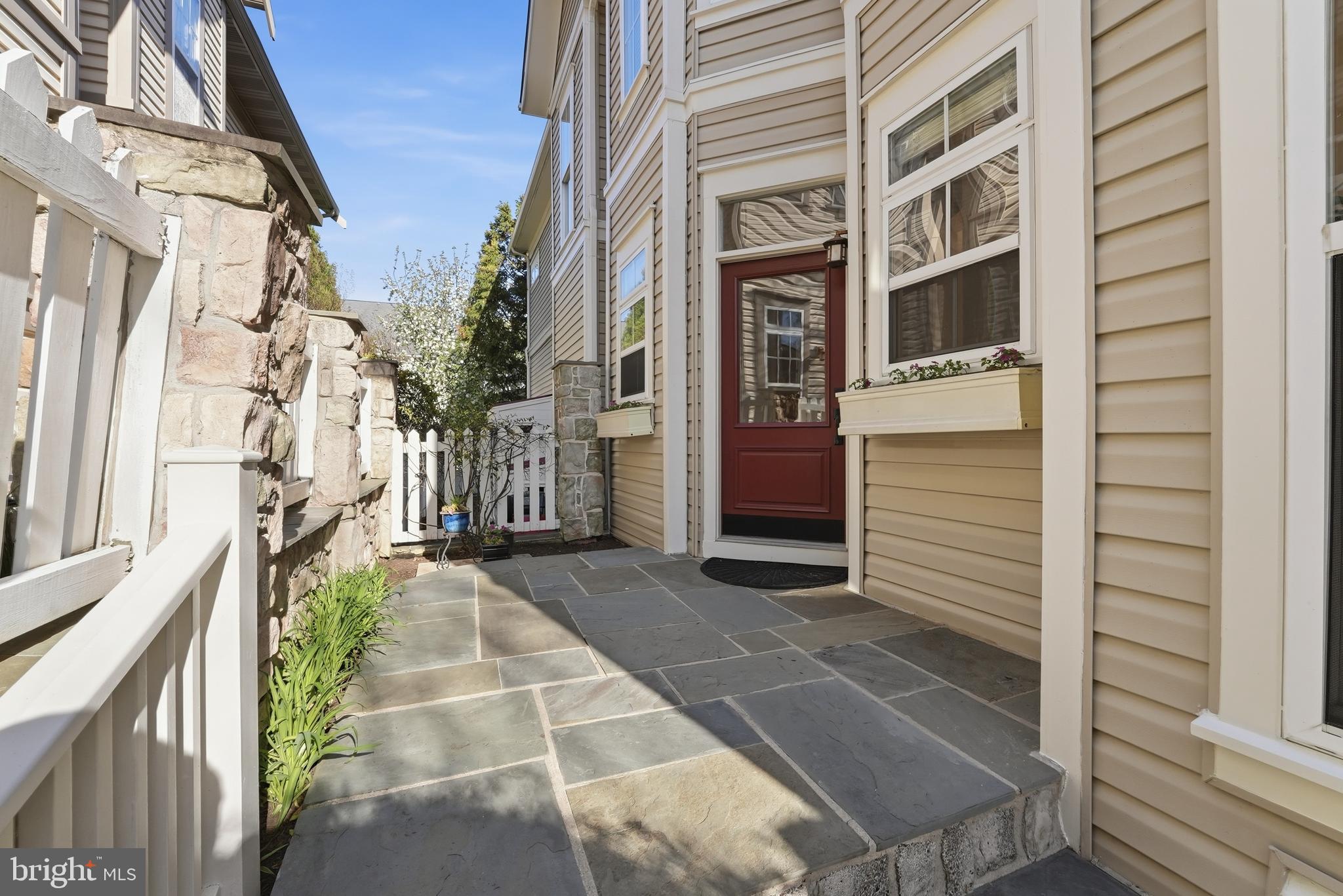 22826 COURTLAND PARK DRIVE