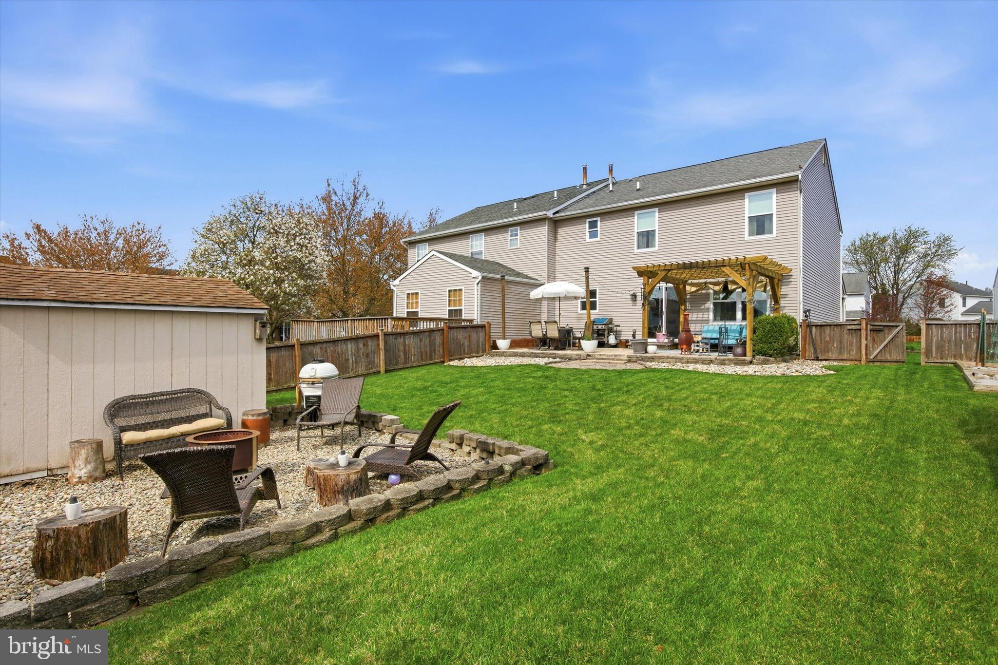 STRAWBERRY FIELDS - Residential