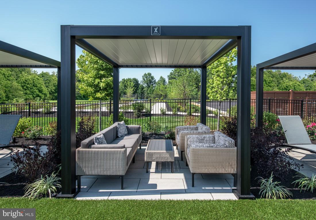 REGENCY AT WATERSIDE - Residential