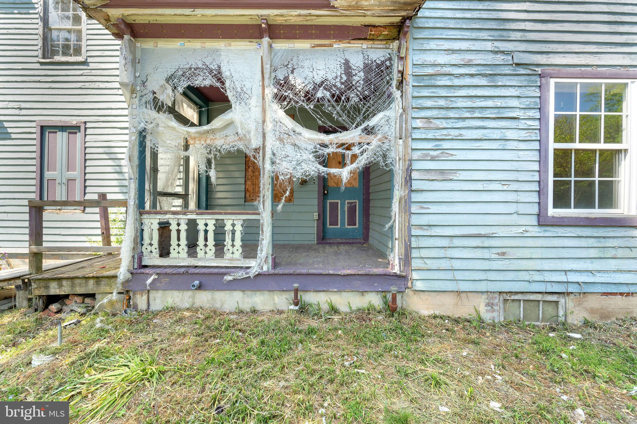 2528 MARKET STREET