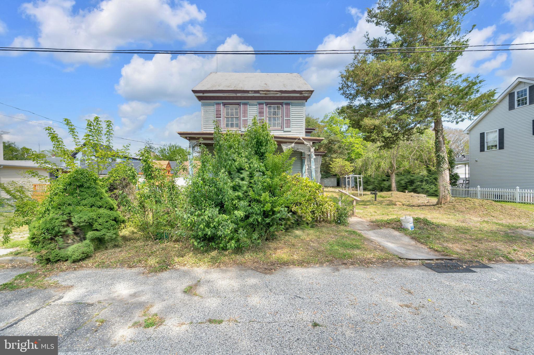 2528 MARKET STREET