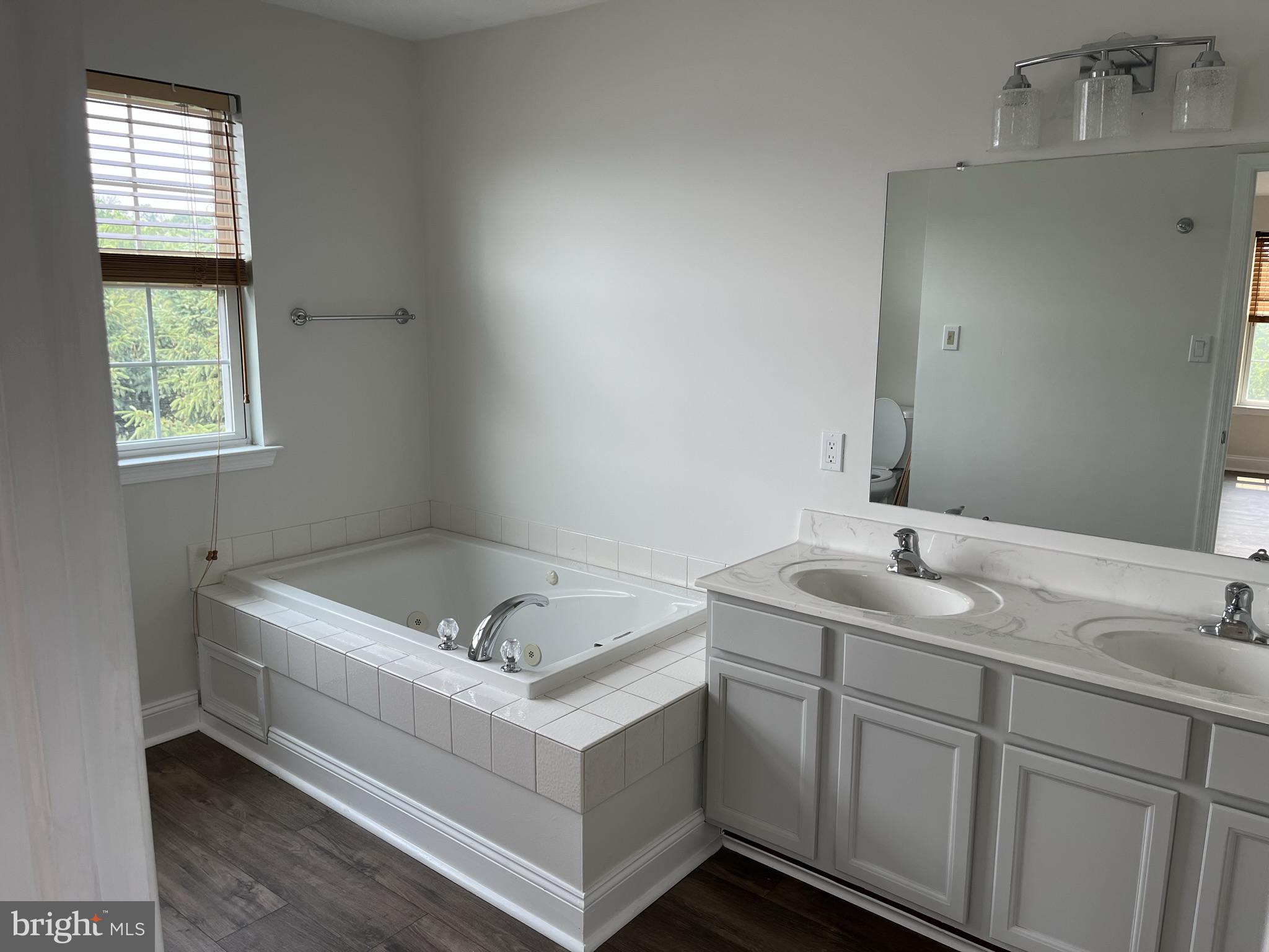 EXETER WOODS - Residential