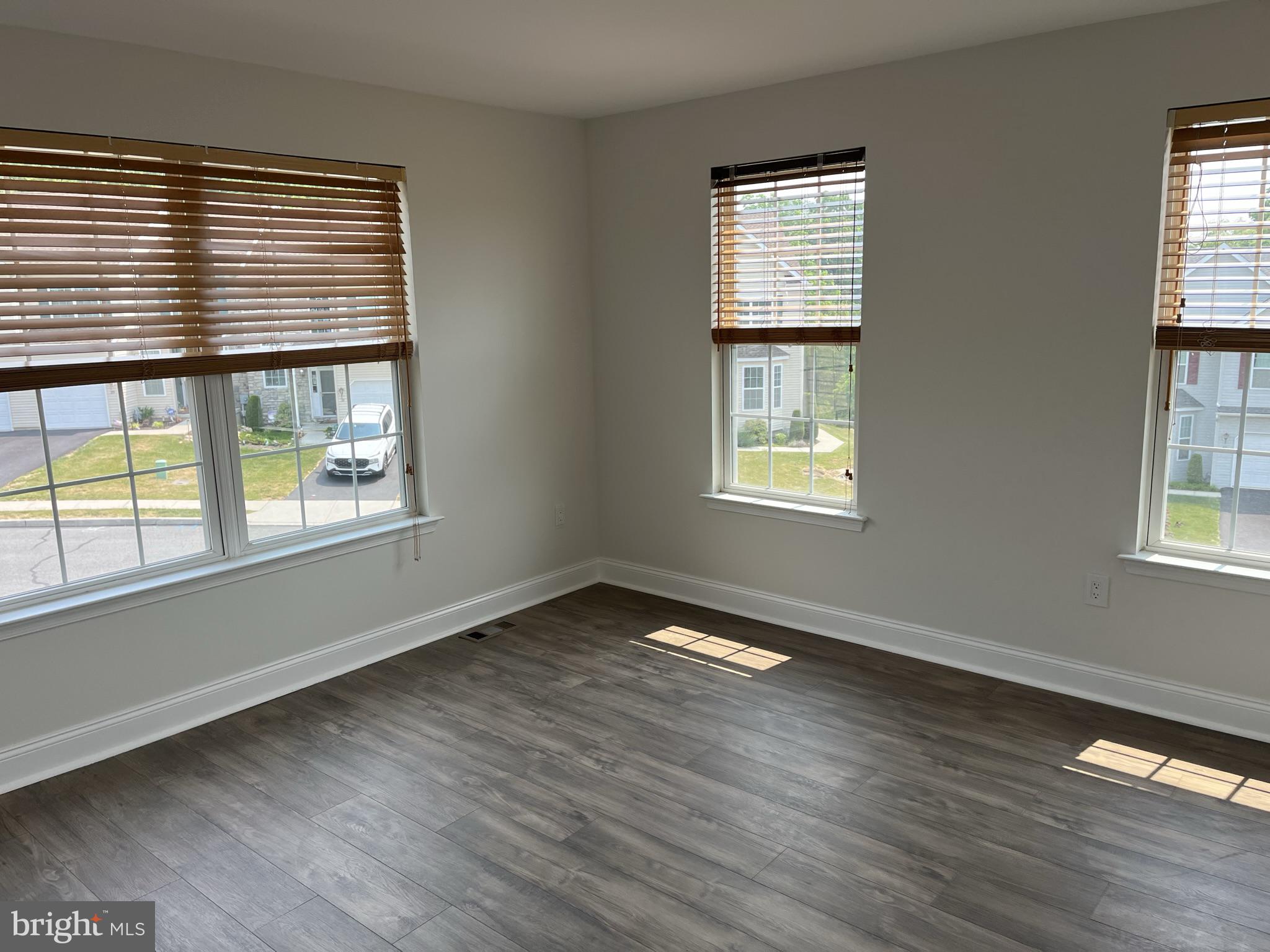 EXETER WOODS - Residential