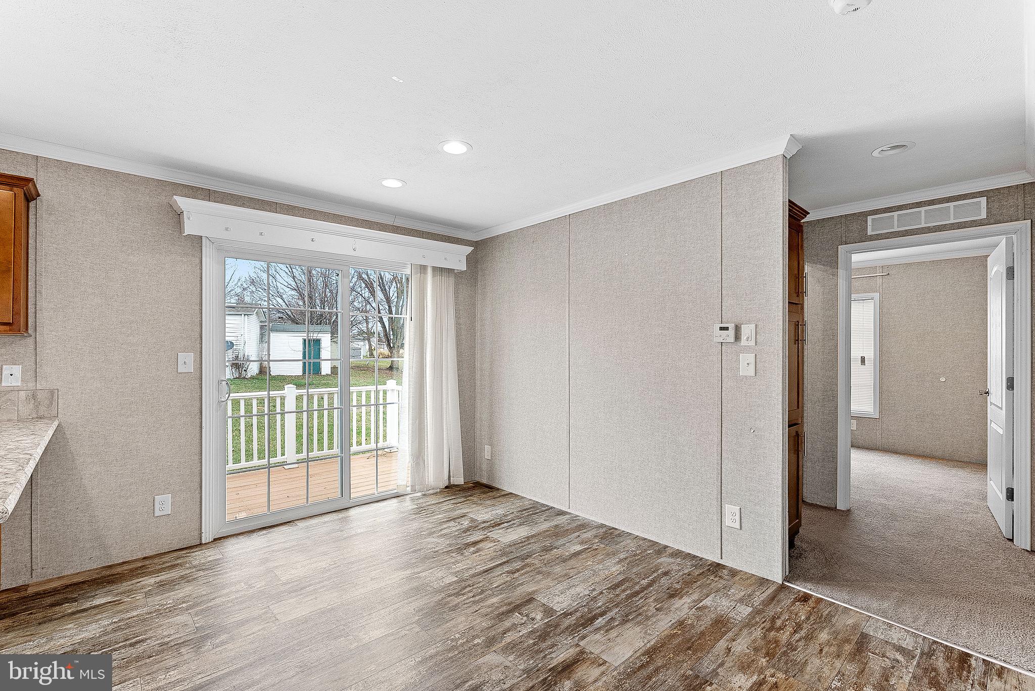 REGENCY LAKES - Residential