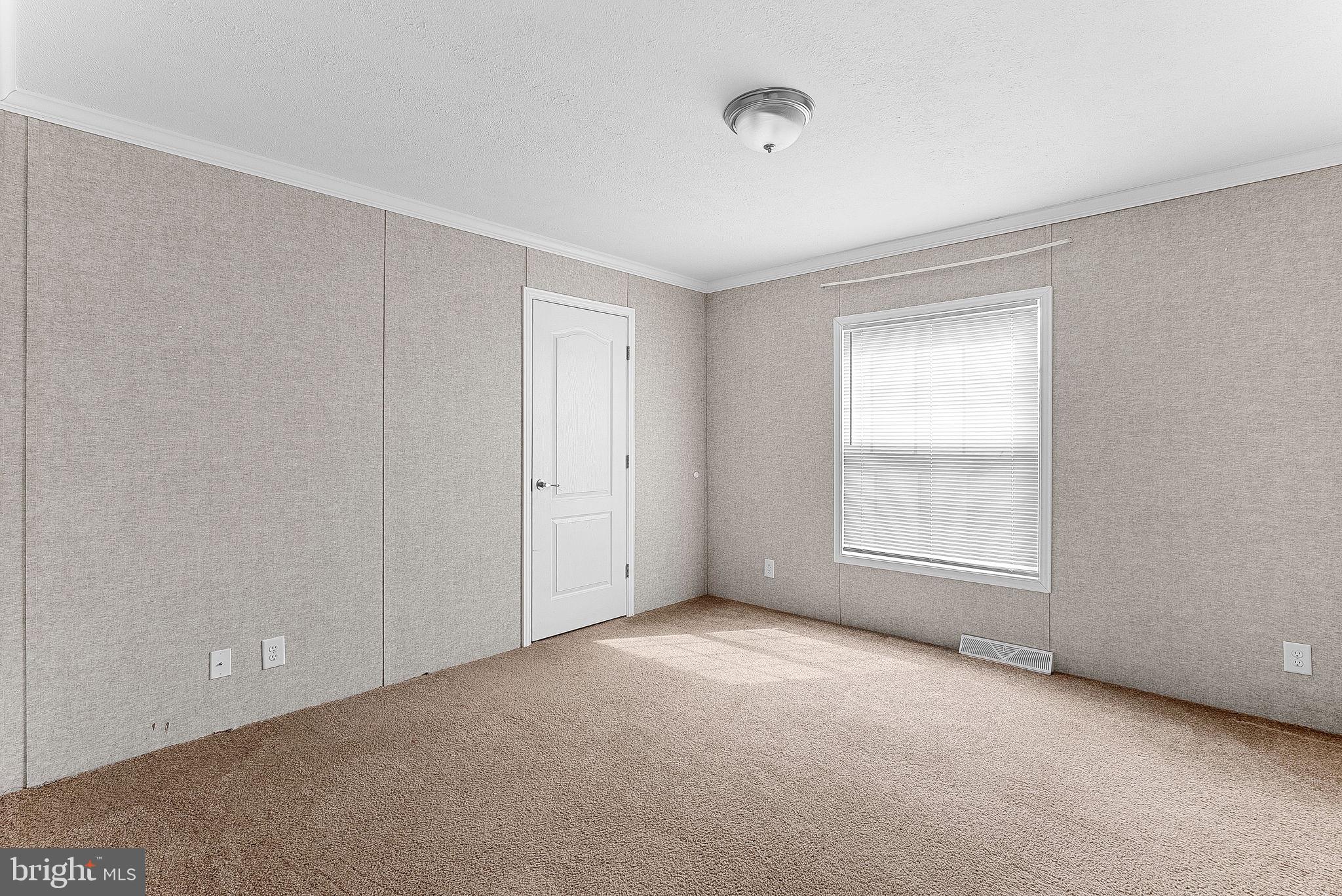 REGENCY LAKES - Residential