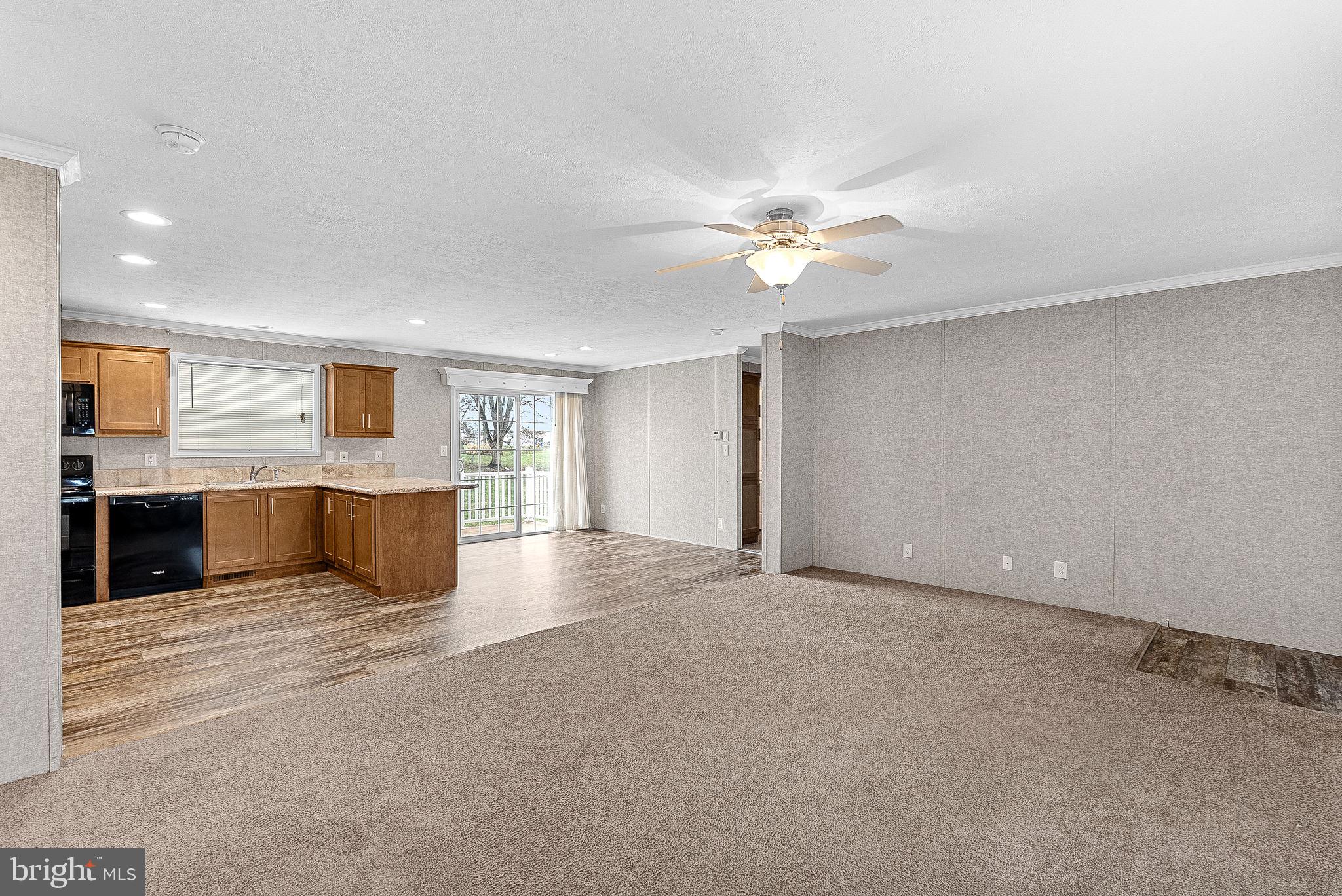 REGENCY LAKES - Residential