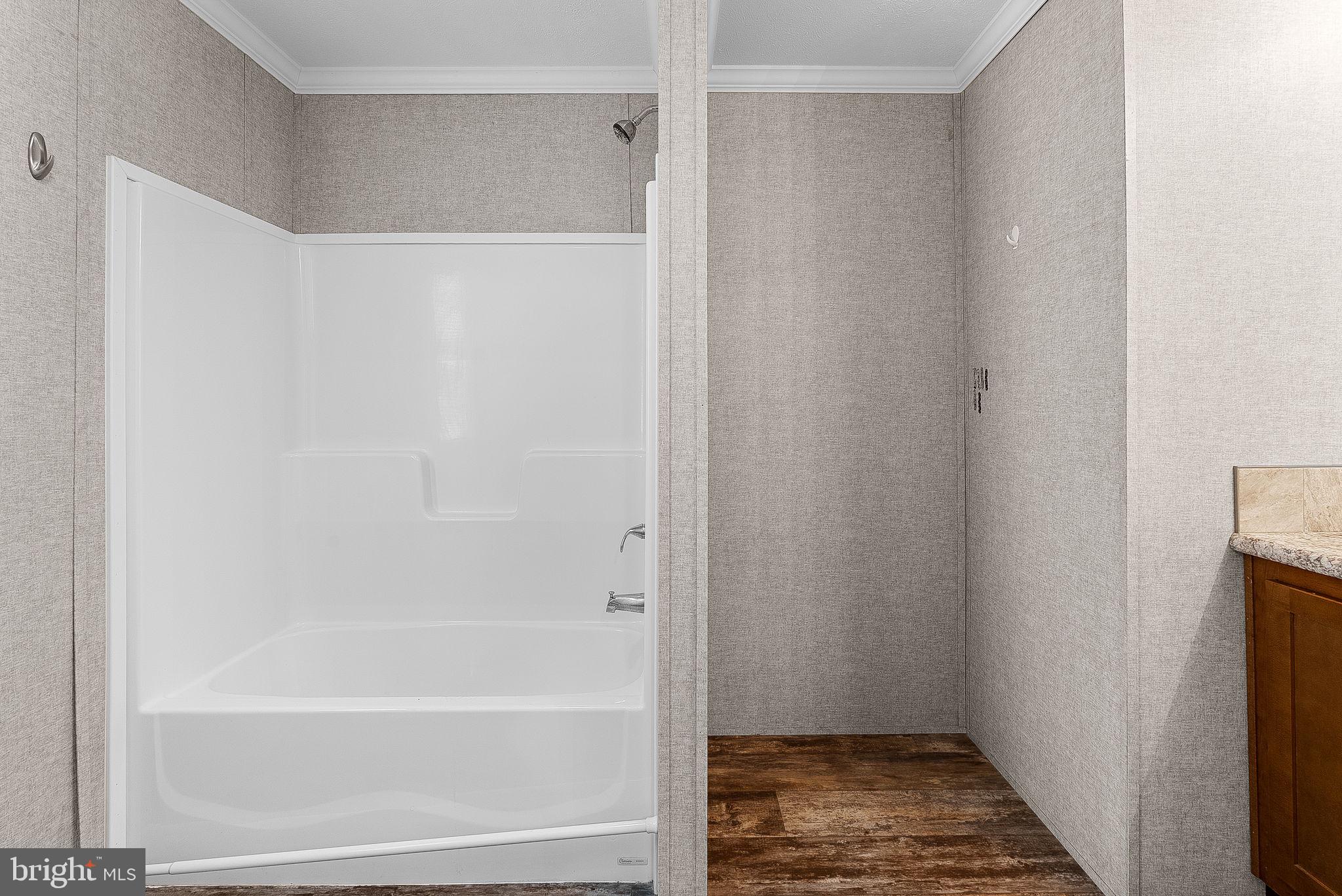 REGENCY LAKES - Residential